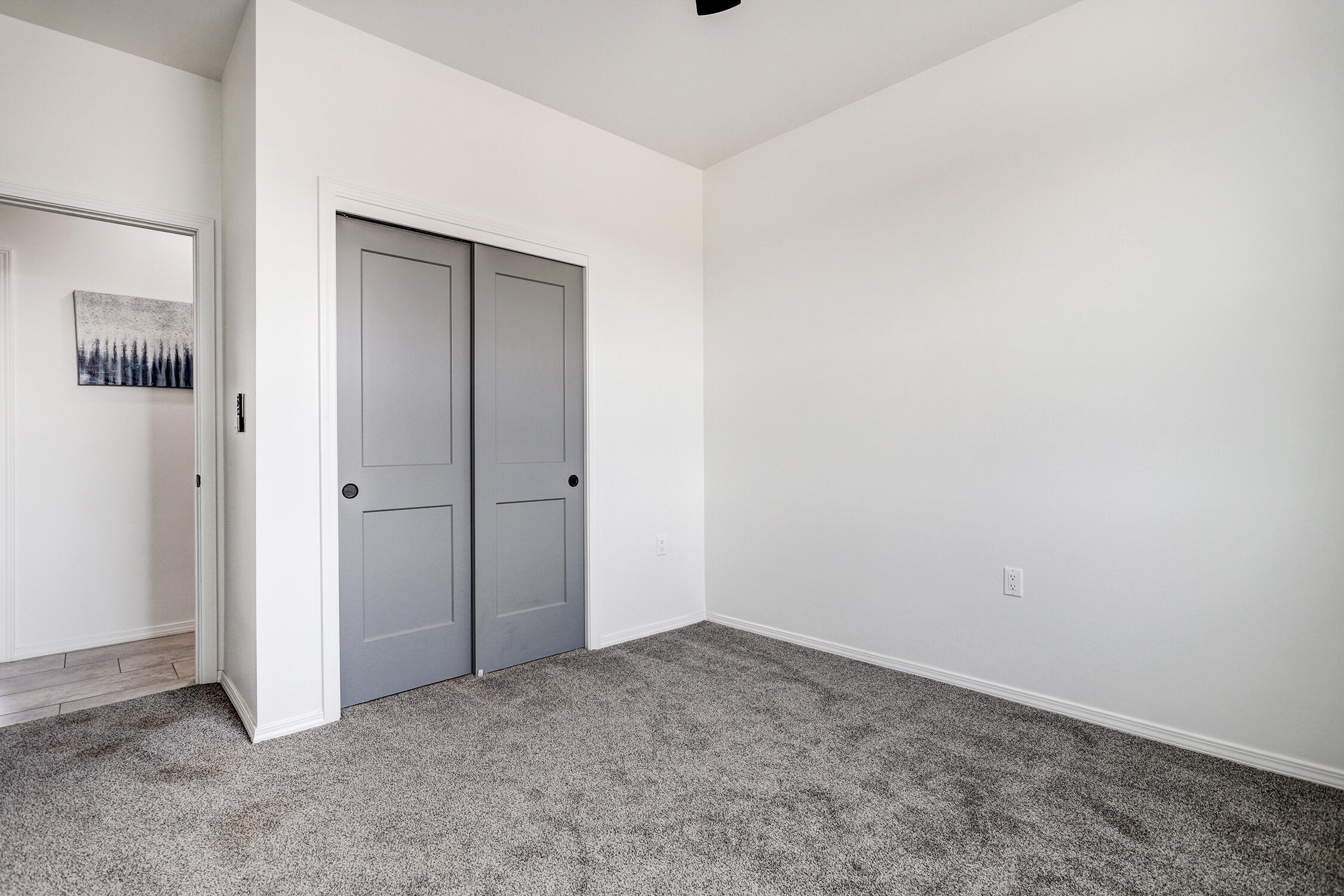 Photo 5 — 890 Idalia Road SW