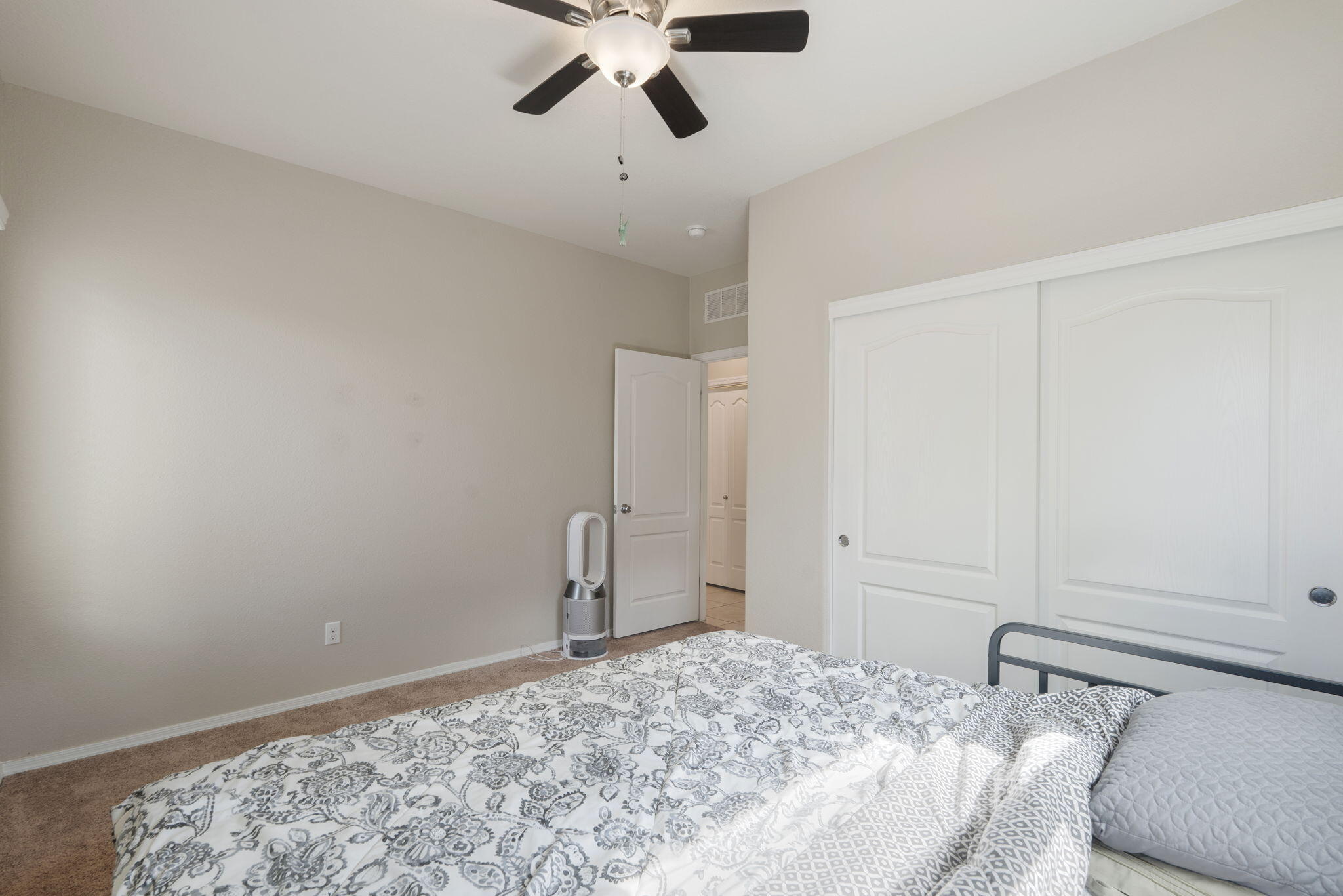 Photo 2 — 1620 Gulfstream Drive SE