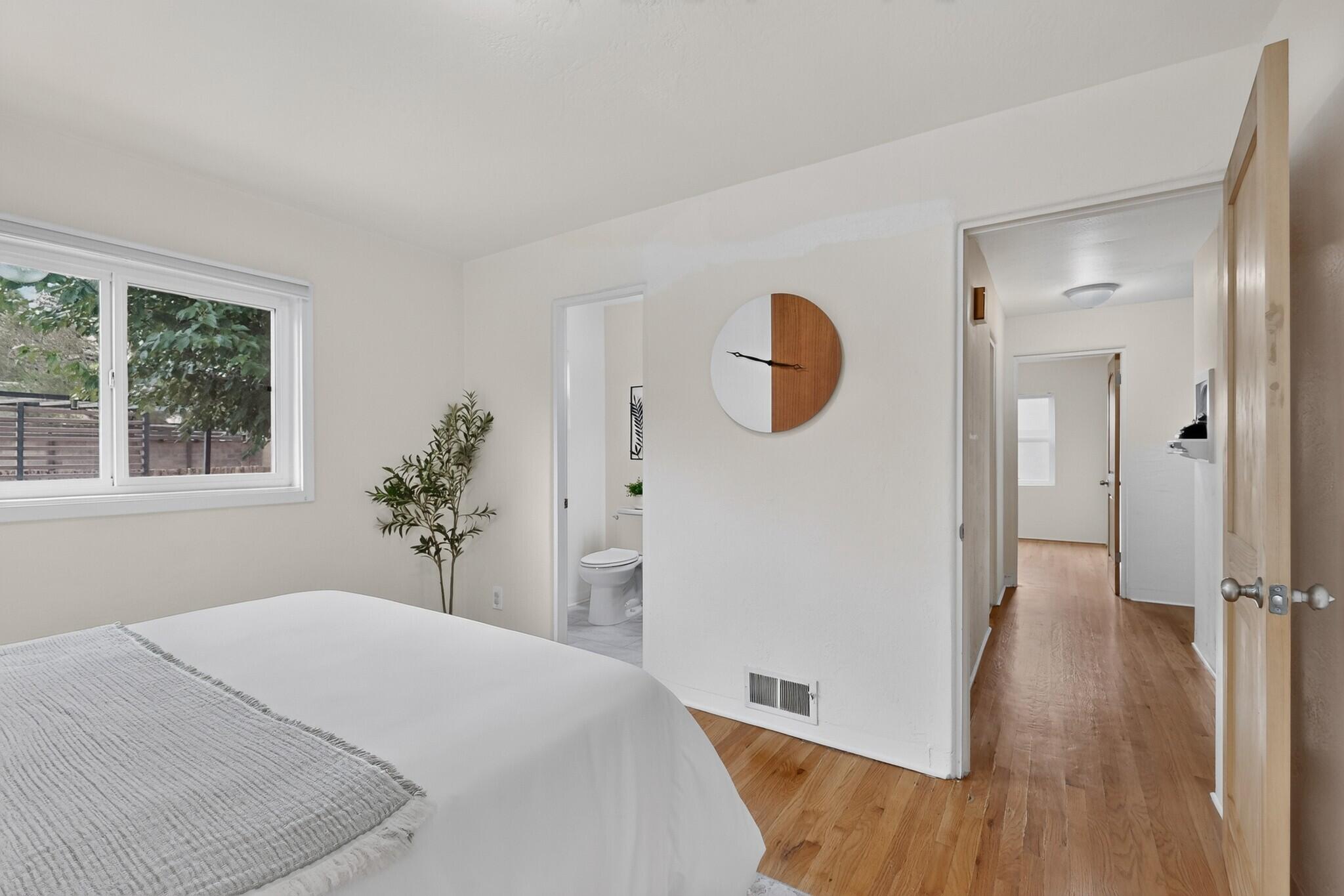 Photo 3 — 1208 Morningside Drive NE