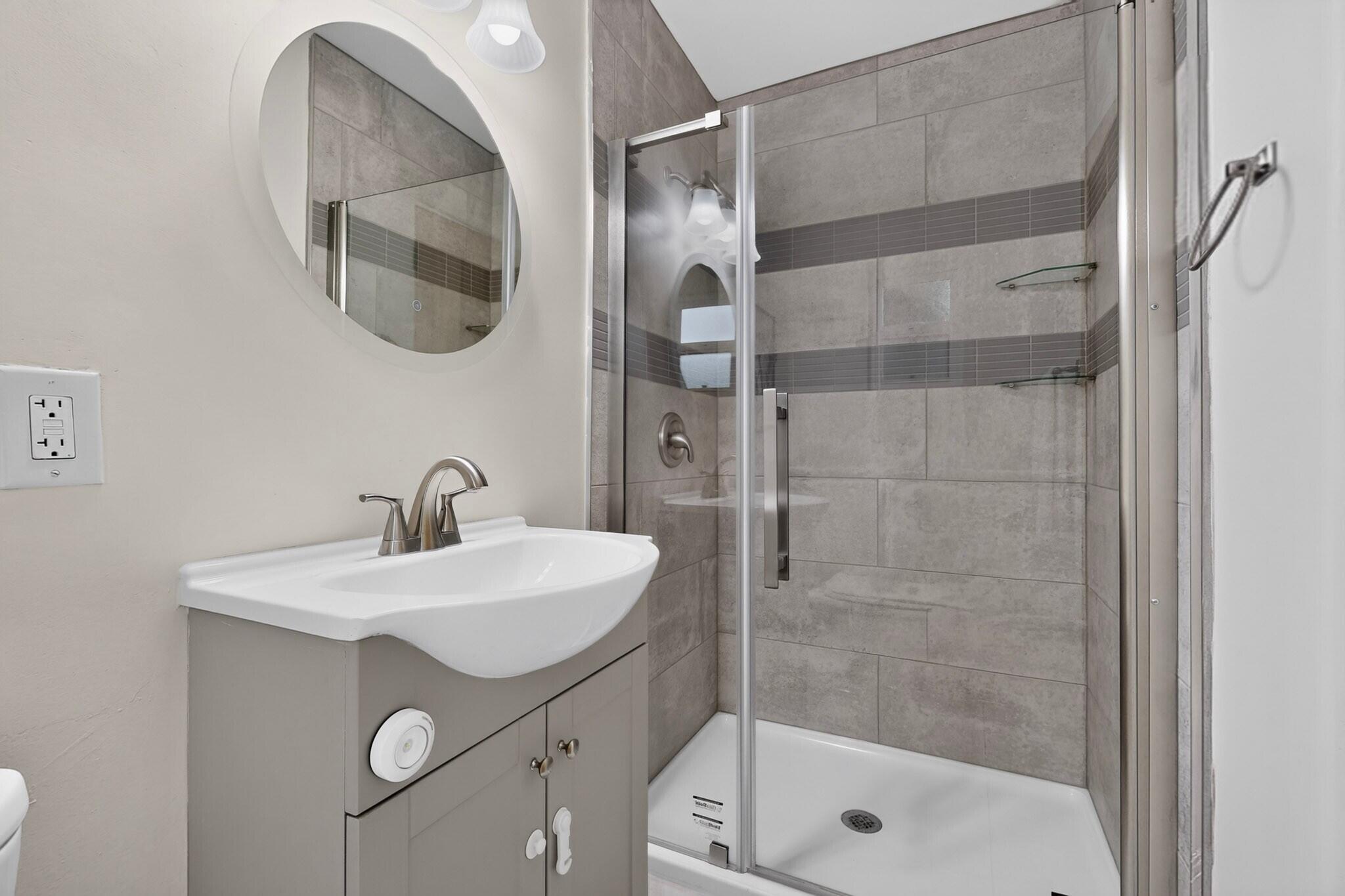 Photo 5 — 1208 Morningside Drive NE