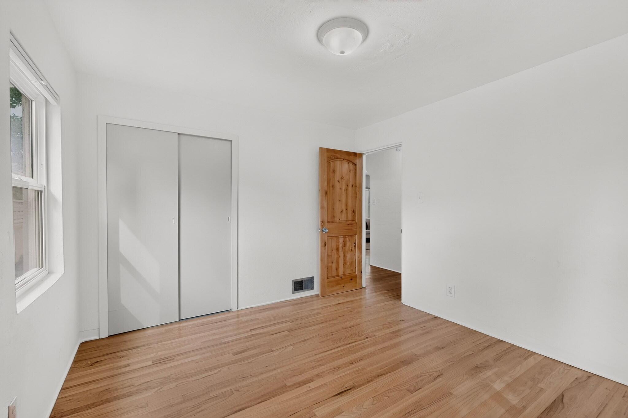 Photo 6 — 1208 Morningside Drive NE