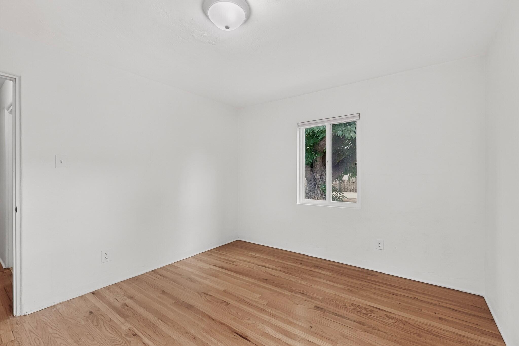 Photo 7 — 1208 Morningside Drive NE