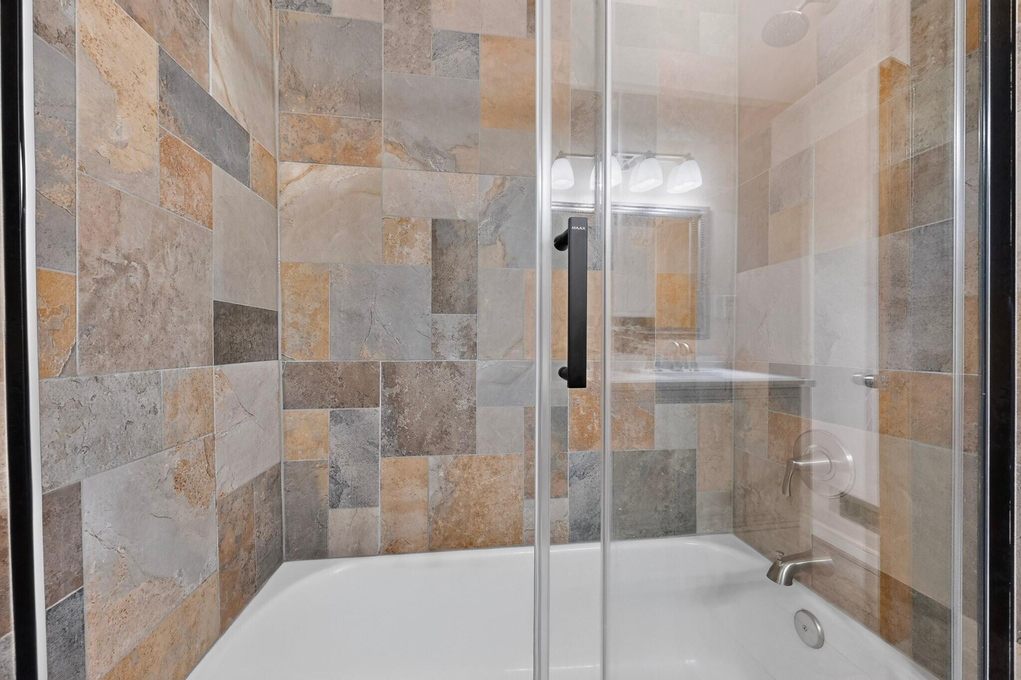 Photo 10 — 1208 Morningside Drive NE