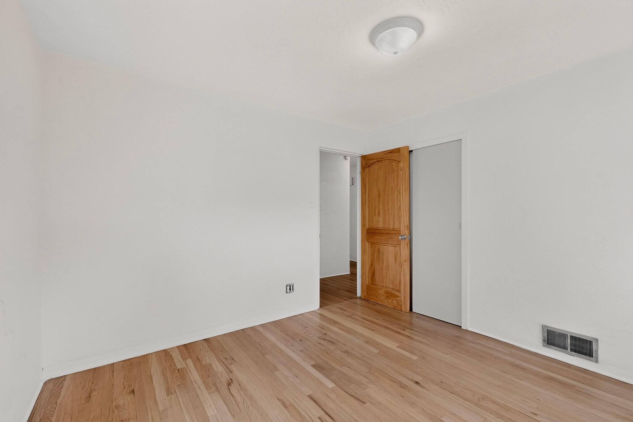 Photo 11 — 1208 Morningside Drive NE