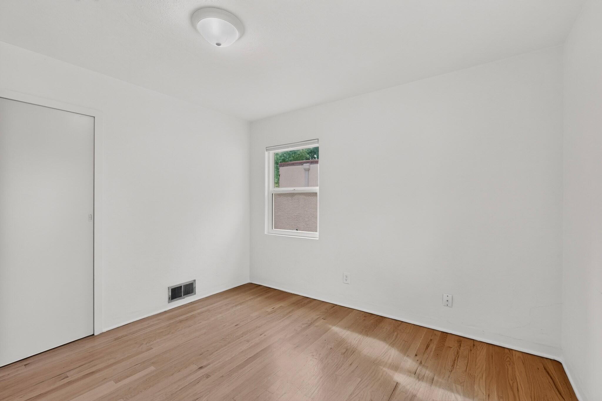 Photo 12 — 1208 Morningside Drive NE