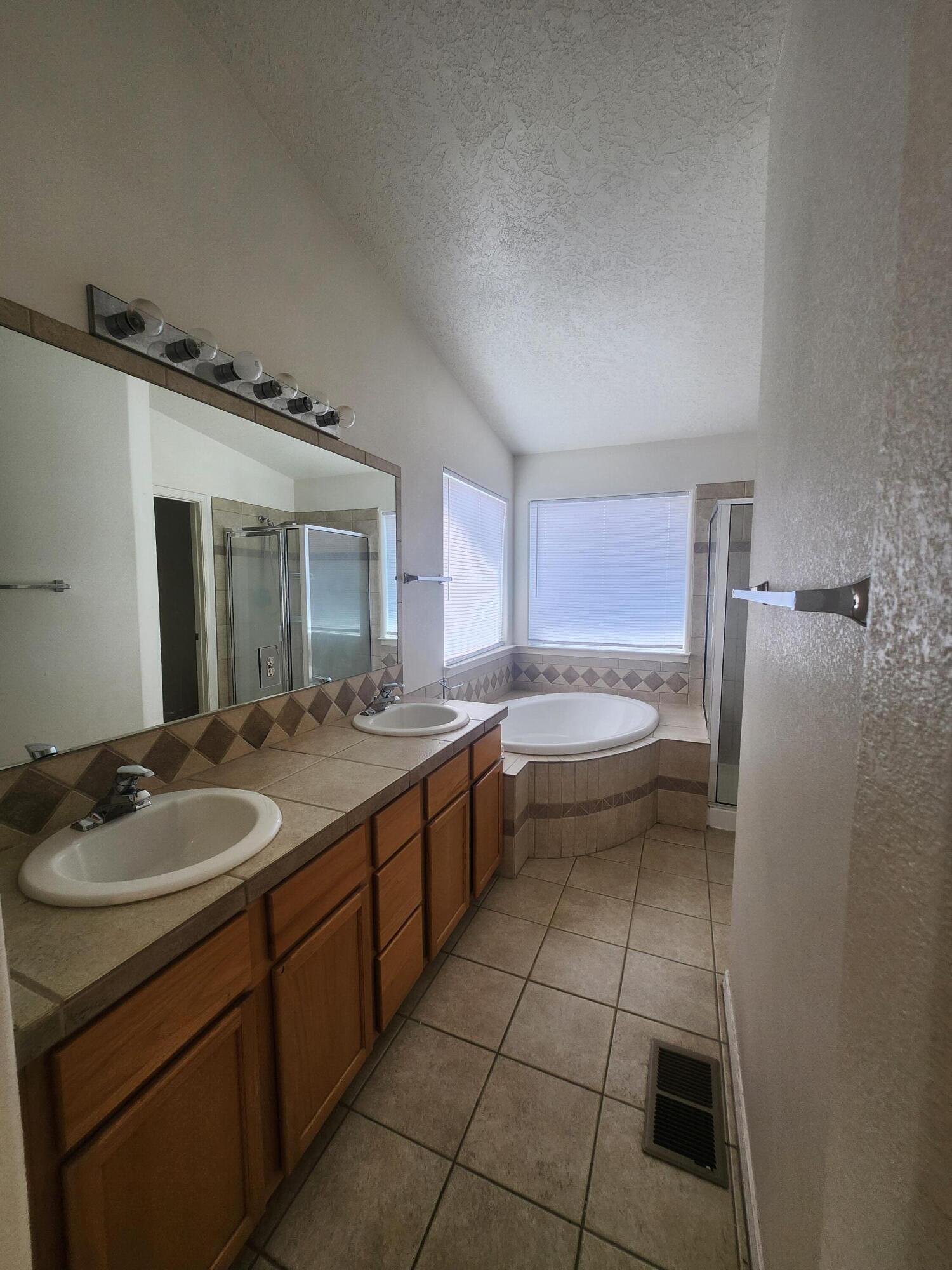Photo 6 — 7320 Eagle View Avenue NE