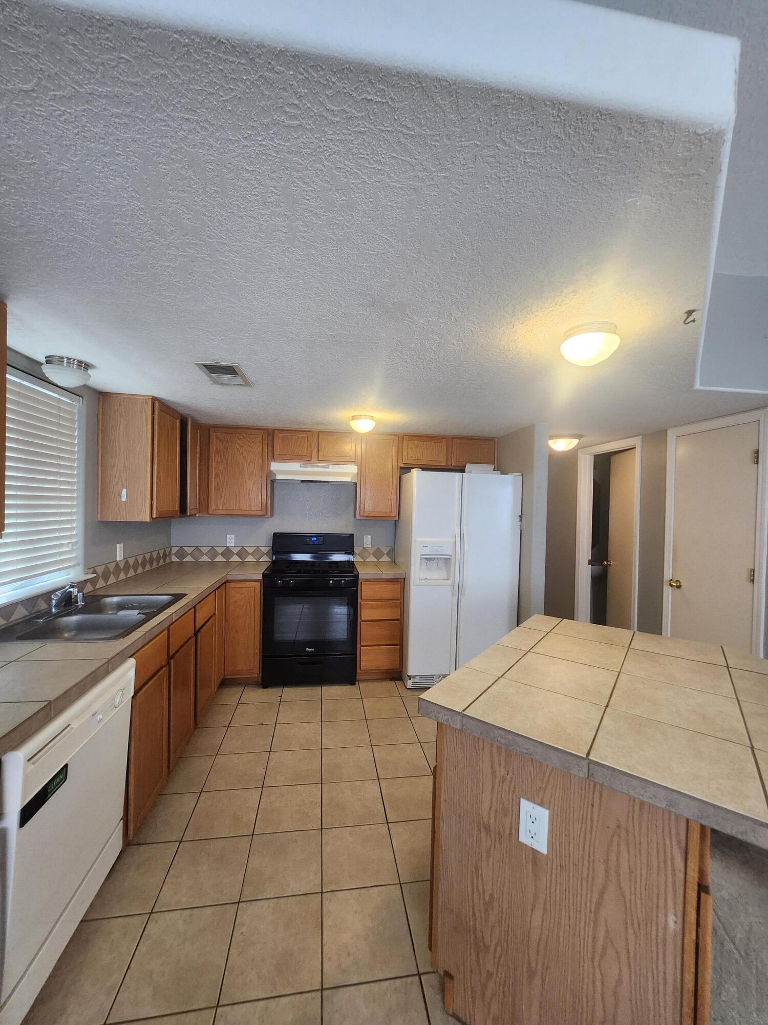 Photo 15 — 7320 Eagle View Avenue NE