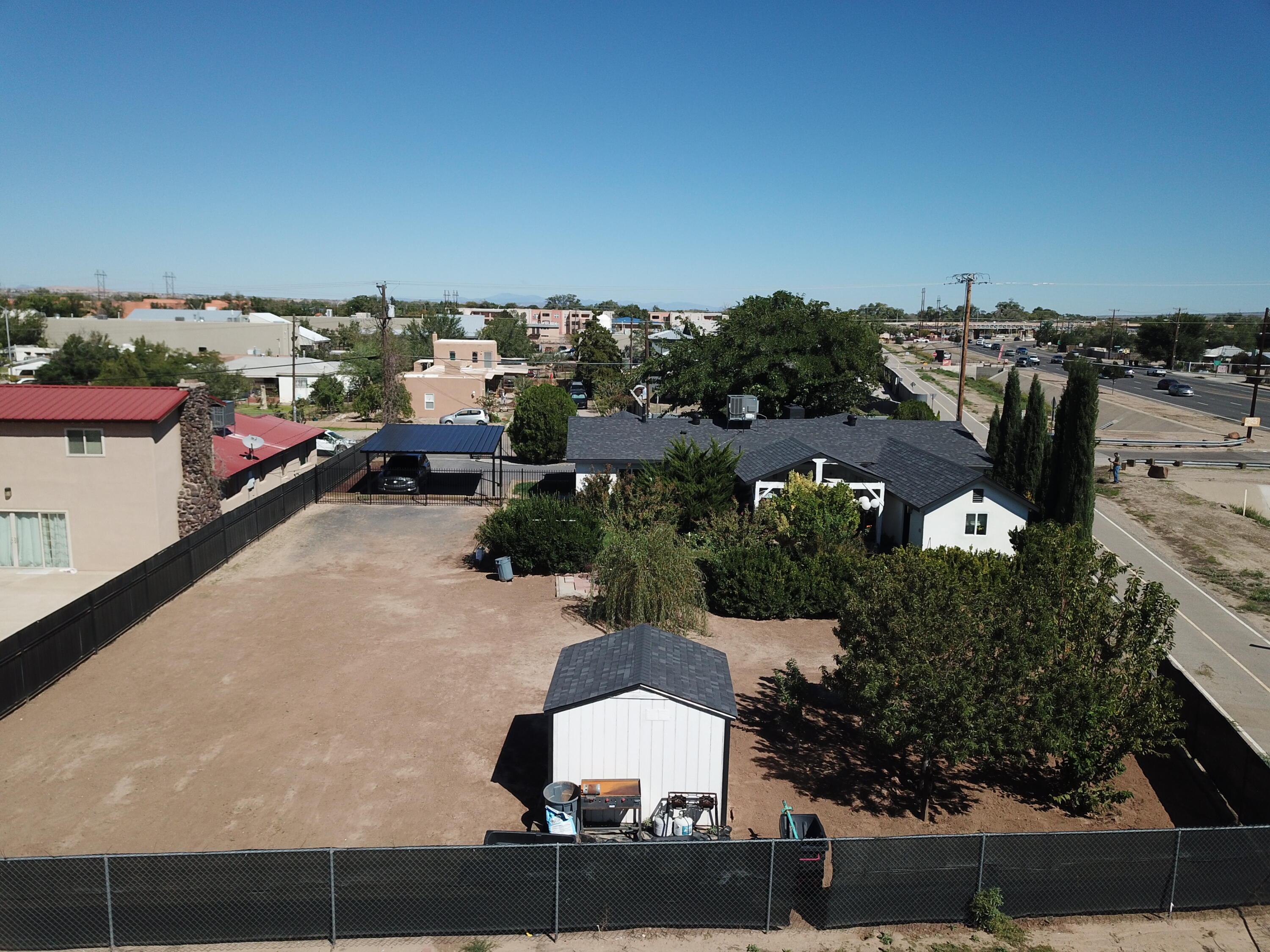 Photo 4 — 202 Wayne Road NW