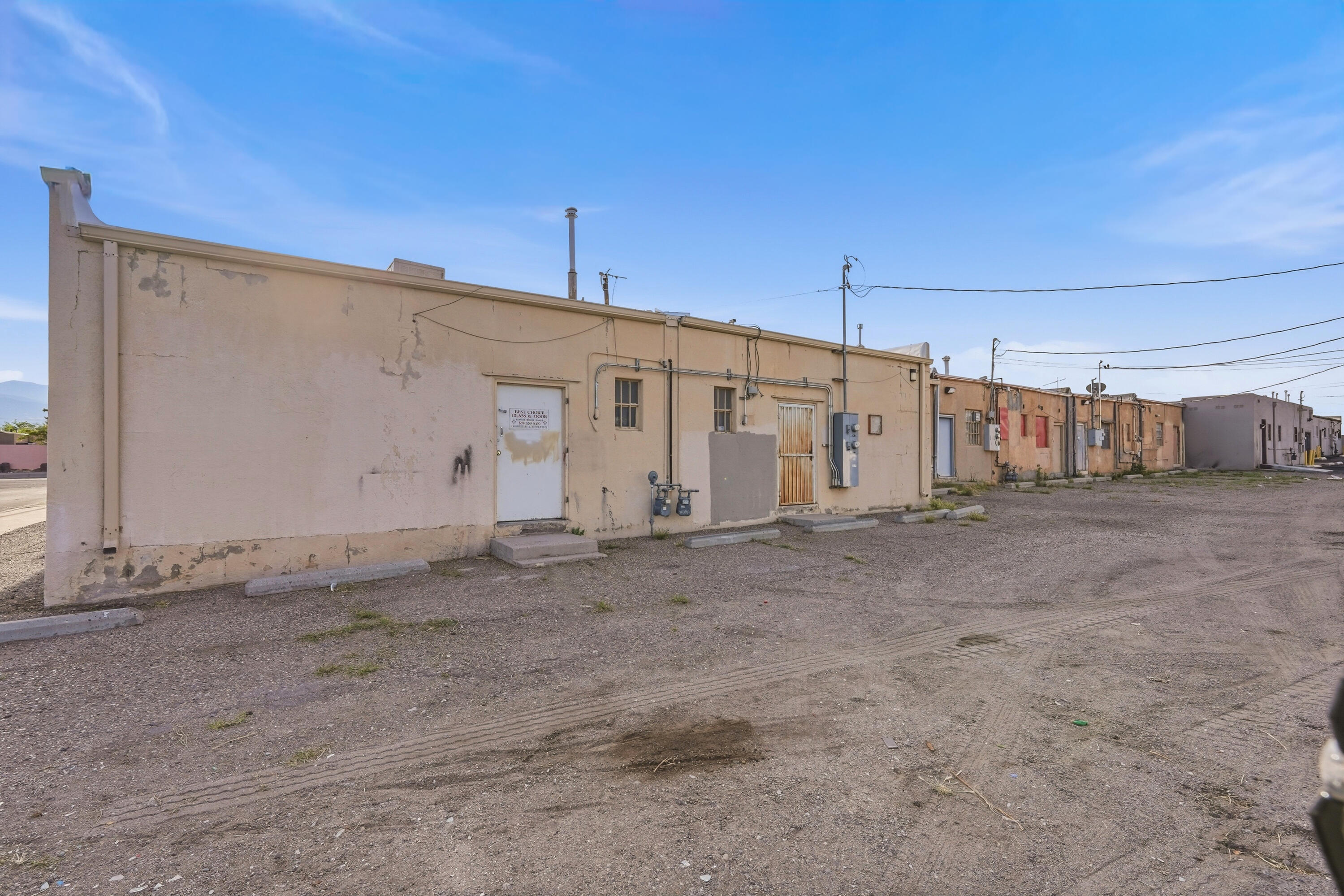 Photo 2 — 1307 San Mateo Boulevard NE