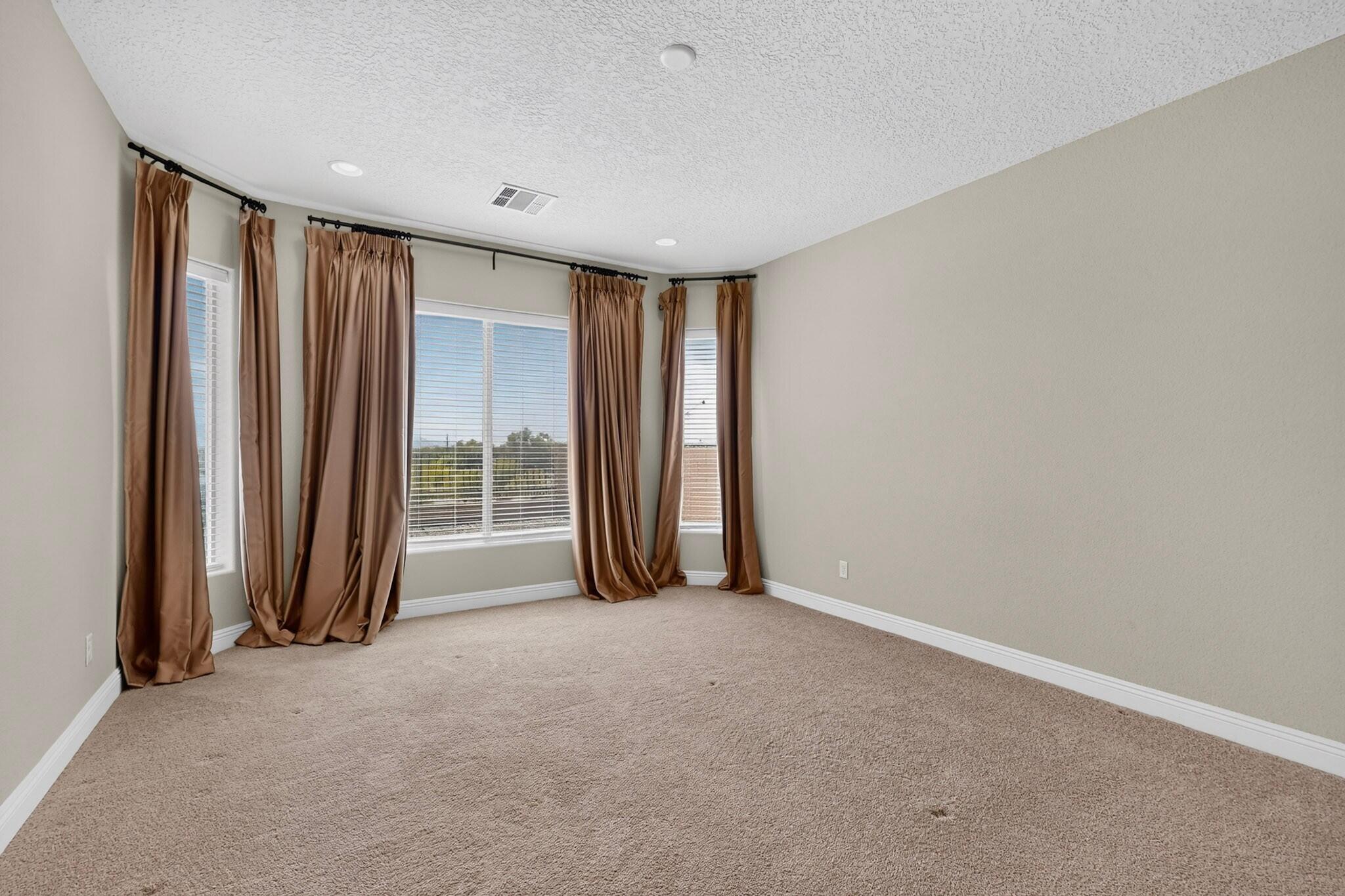Photo 10 — 1136 N Vallecito Loop NW