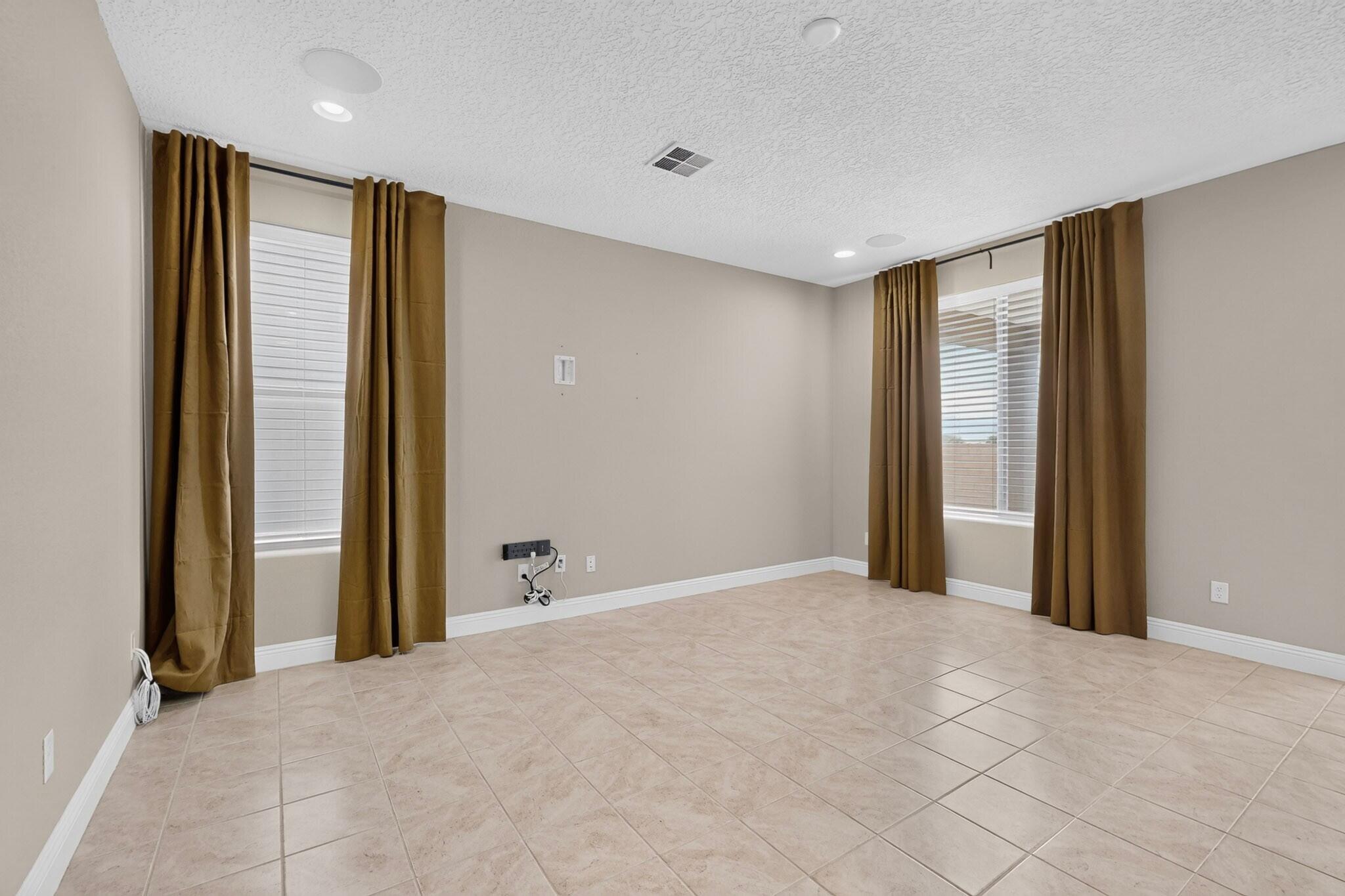 Photo 5 — 1136 N Vallecito Loop NW