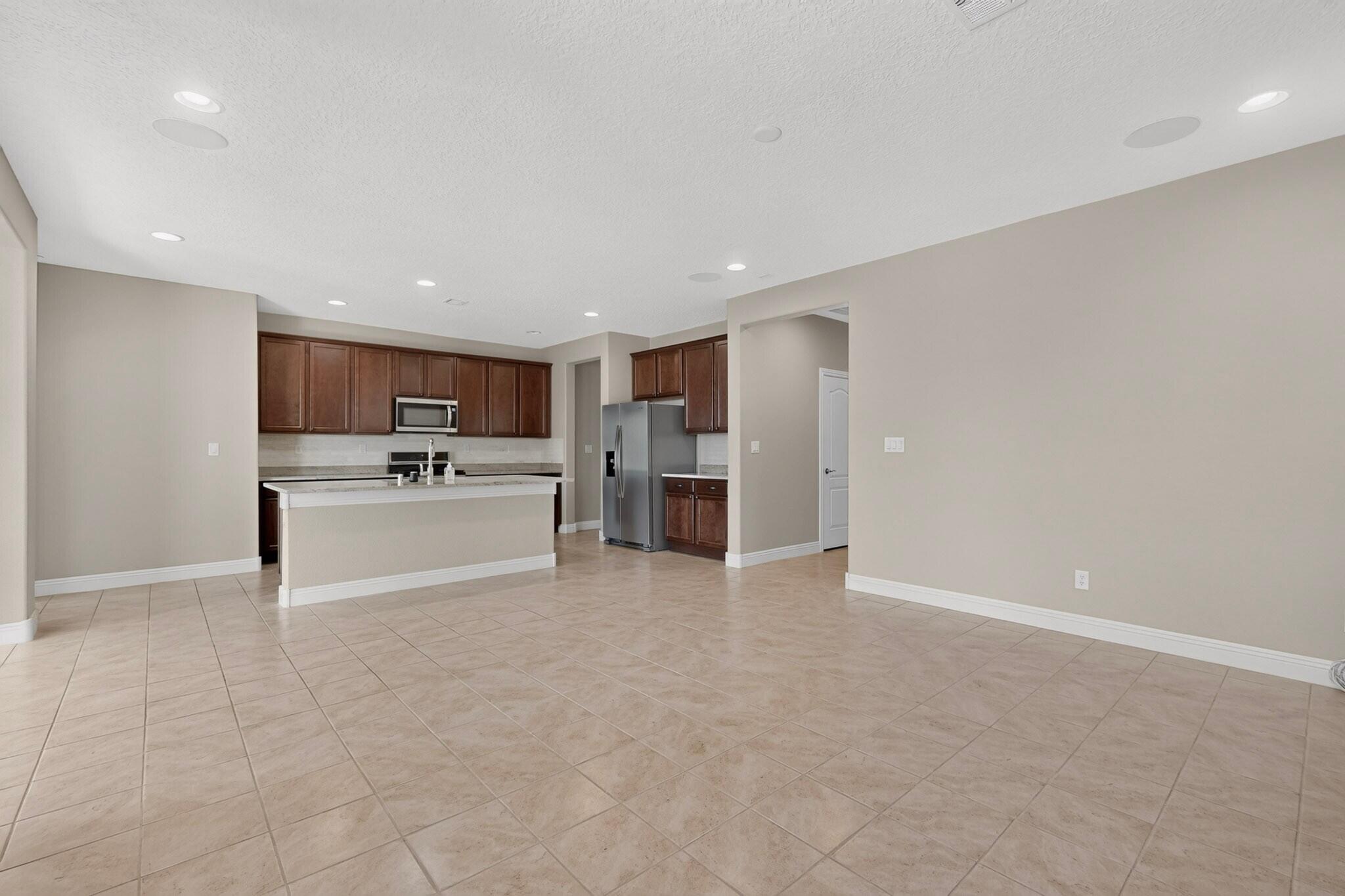 Photo 2 — 1136 N Vallecito Loop NW