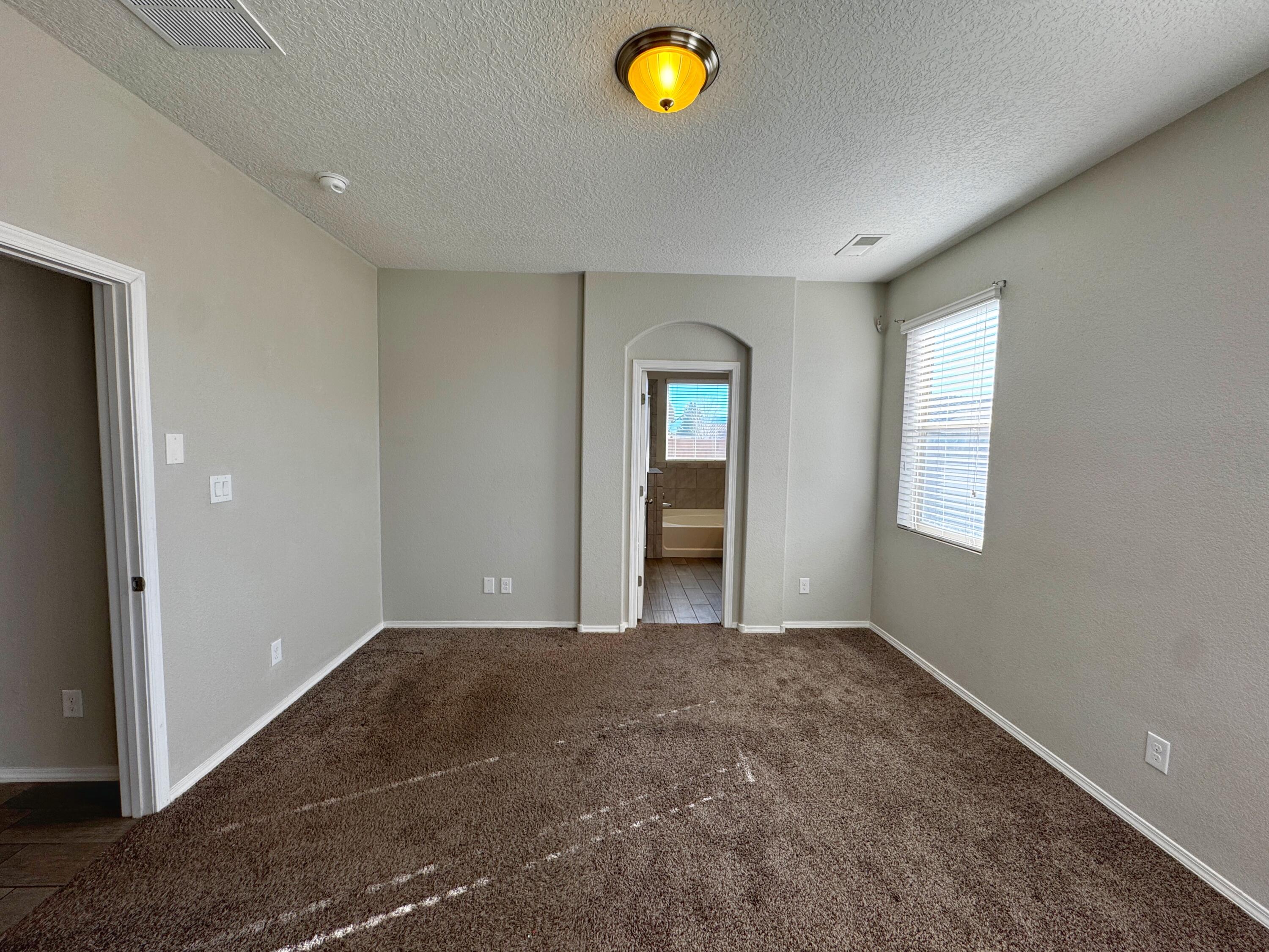 Photo 2 — 6732 Oro Valley Road NW