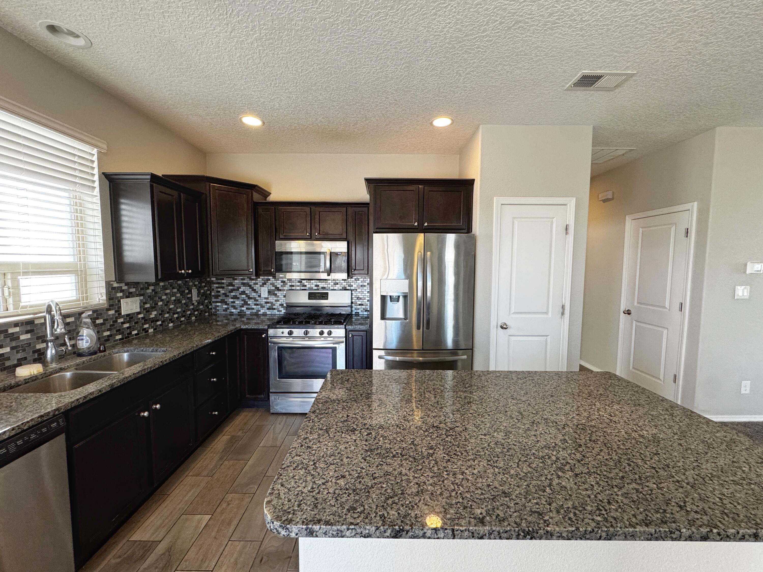 Photo 11 — 6732 Oro Valley Road NW