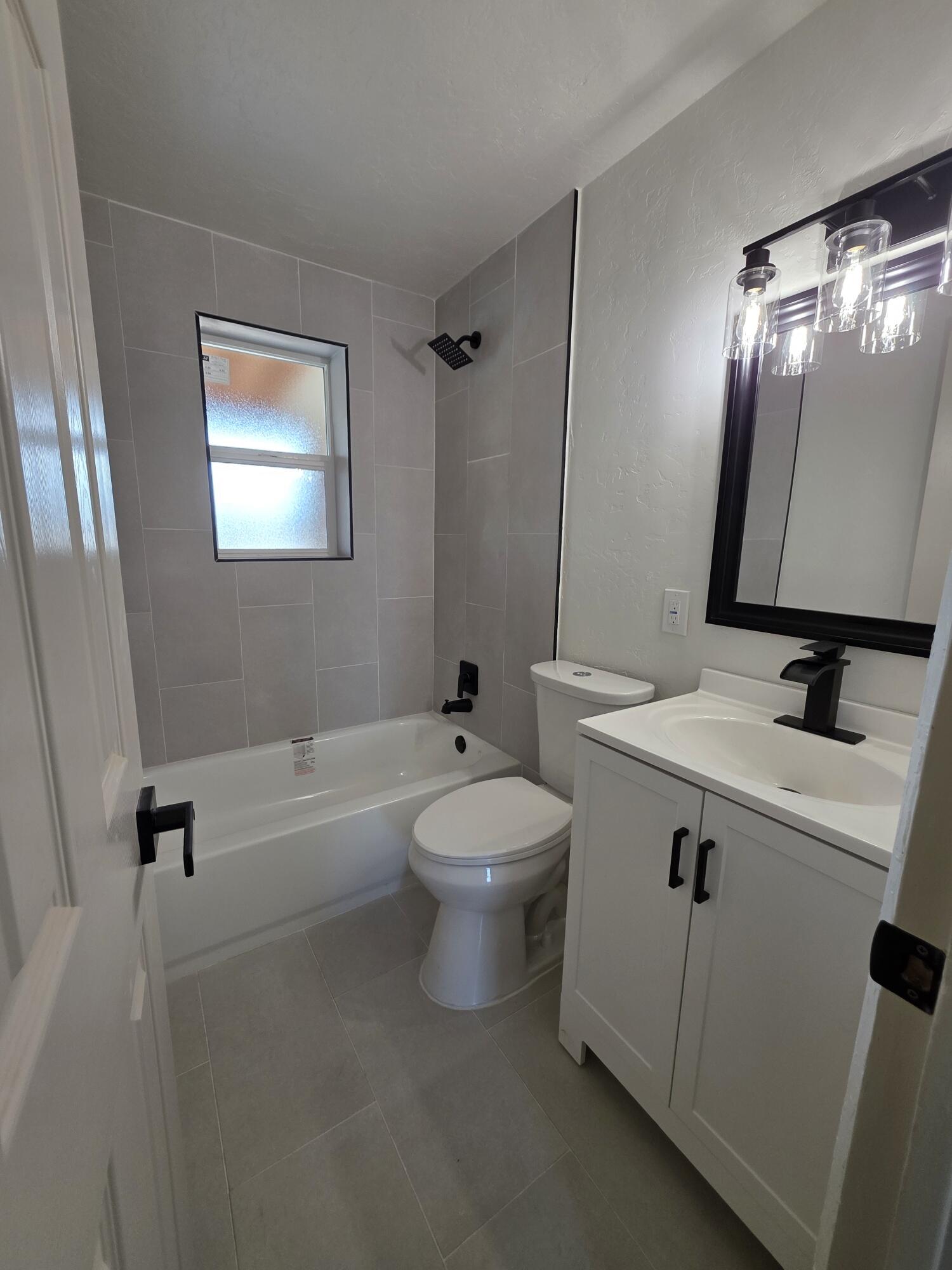 Photo 17 — 2827 Bel Air Drive NE