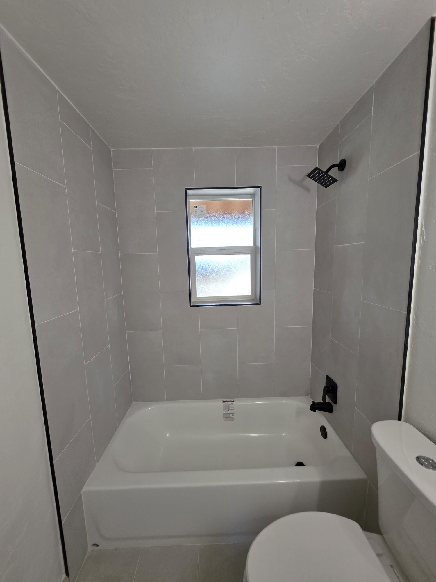 Photo 16 — 2827 Bel Air Drive NE