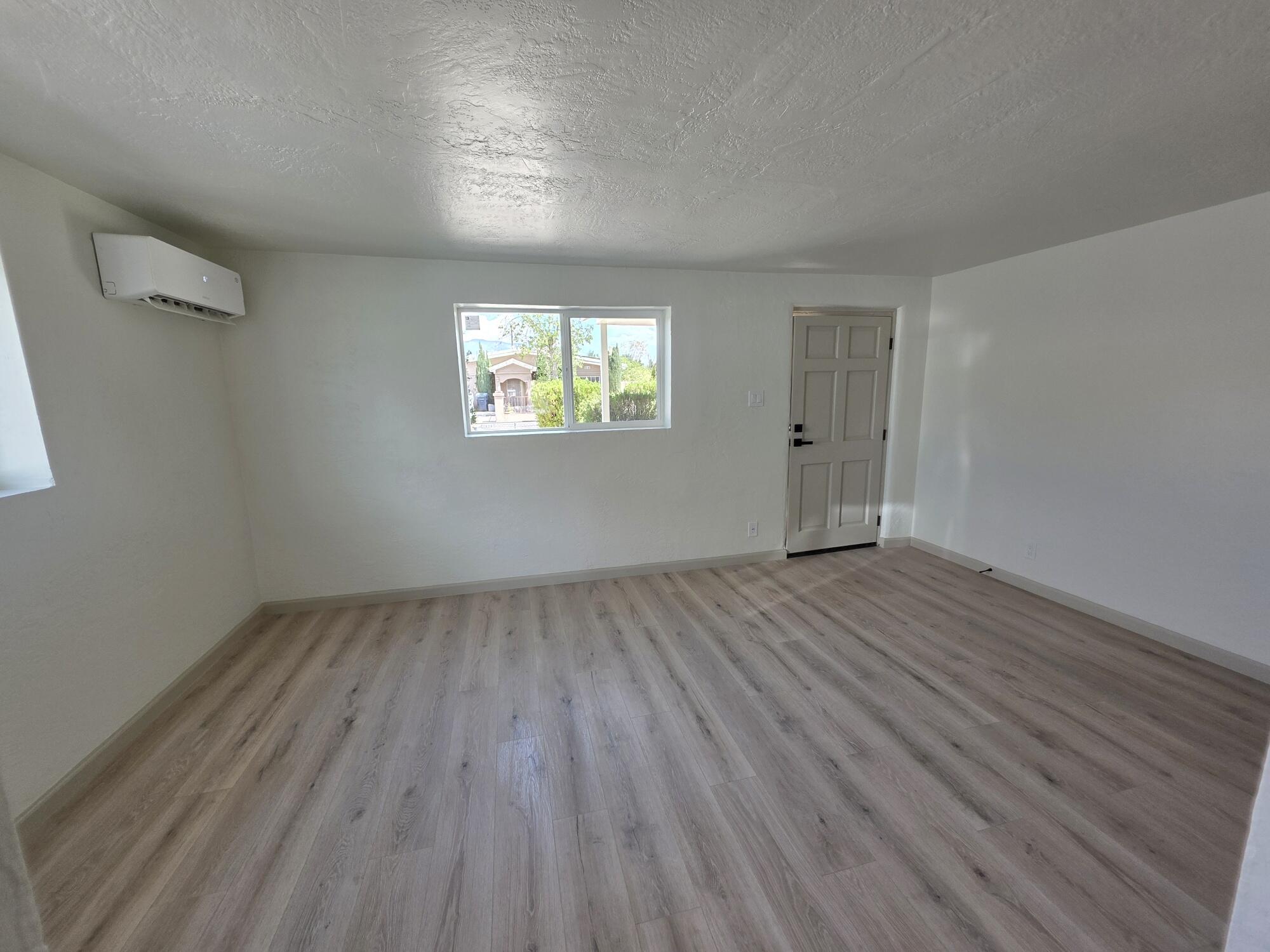 Photo 12 — 2827 Bel Air Drive NE
