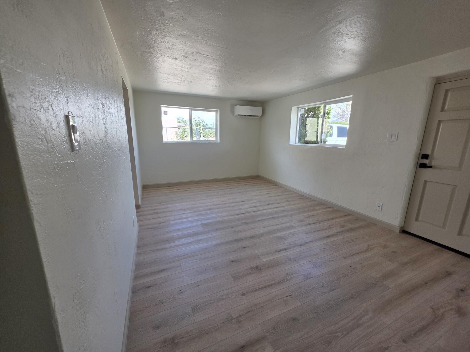 Photo 9 — 2827 Bel Air Drive NE