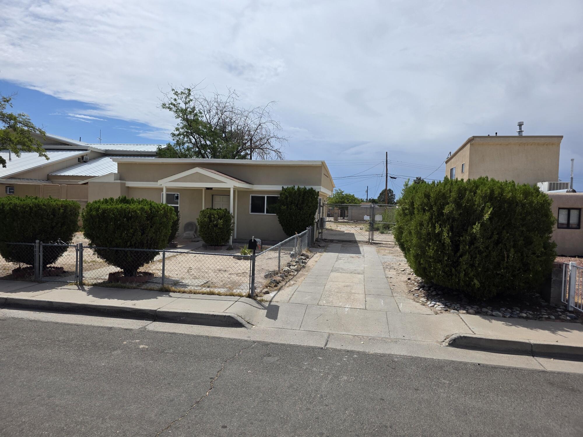 Photo 5 — 2827 Bel Air Drive NE