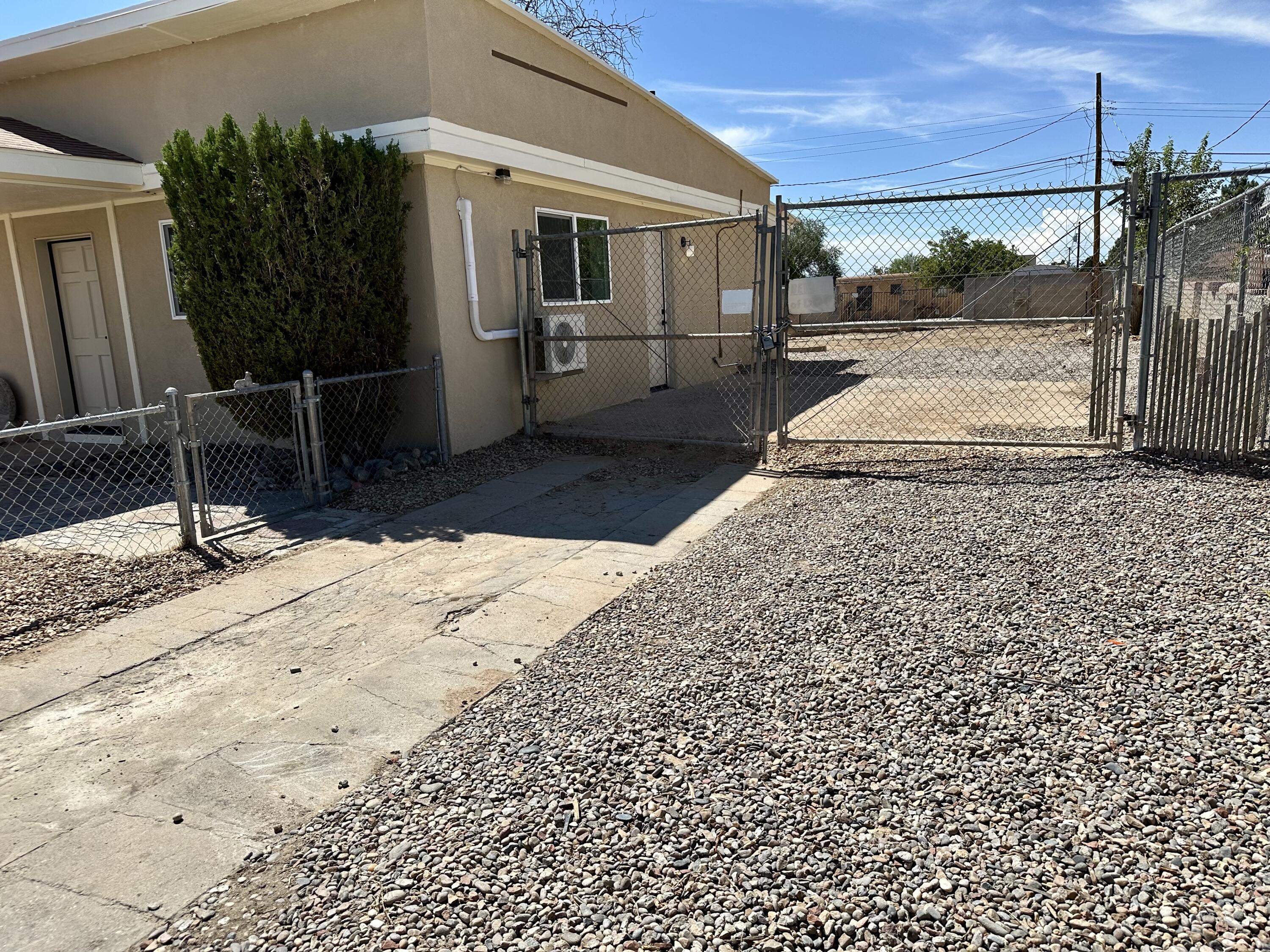 Photo 16 — 2827 Bel Air Drive NE