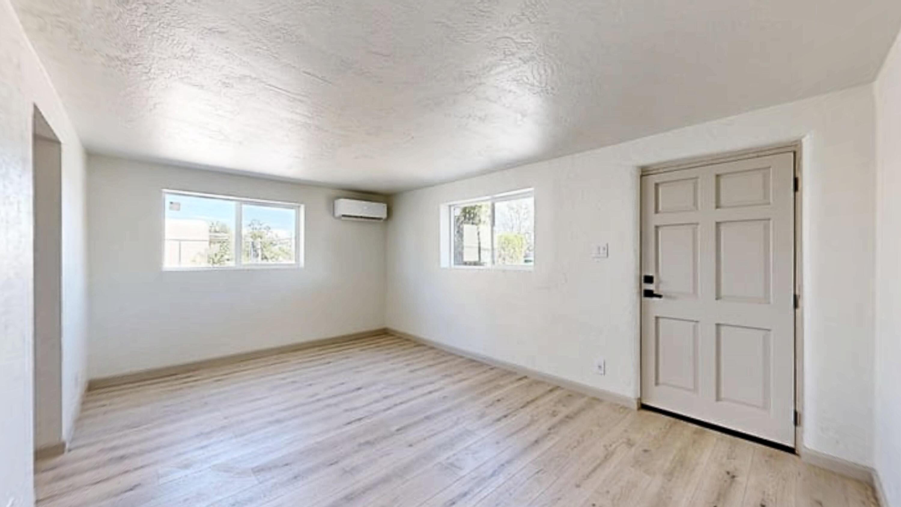 Photo 4 — 2827 Bel Air Drive NE