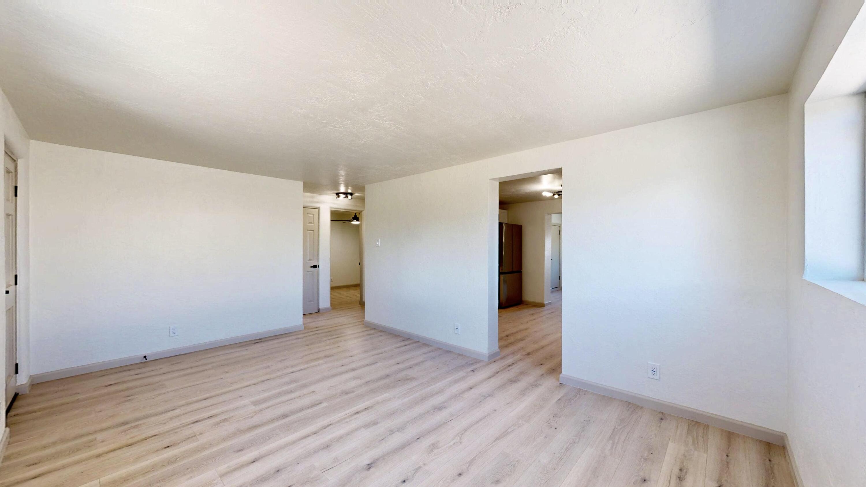 Photo 3 — 2827 Bel Air Drive NE