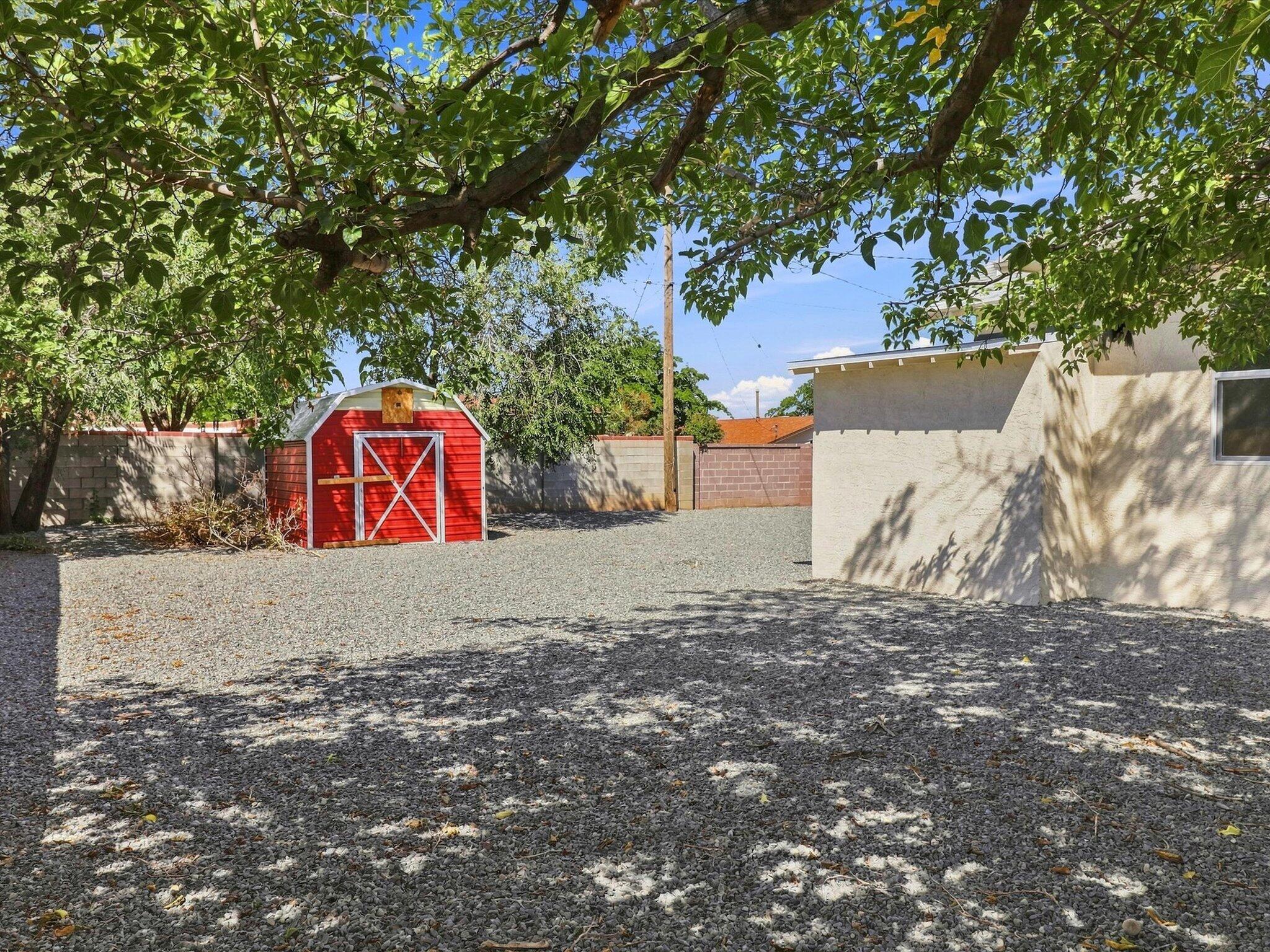 Photo 14 — 233 E Maxine Street NE