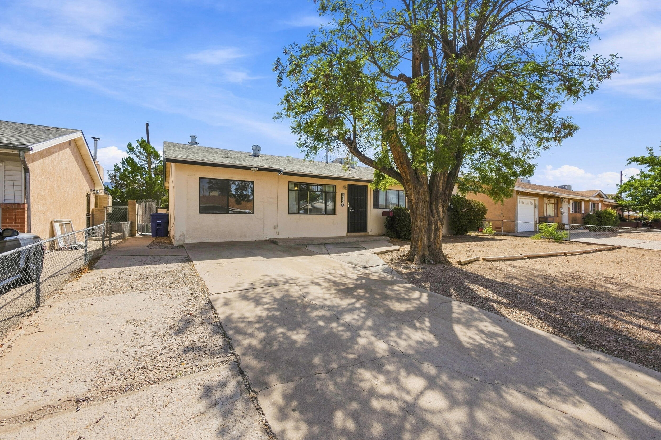 308 Espejo Street NE