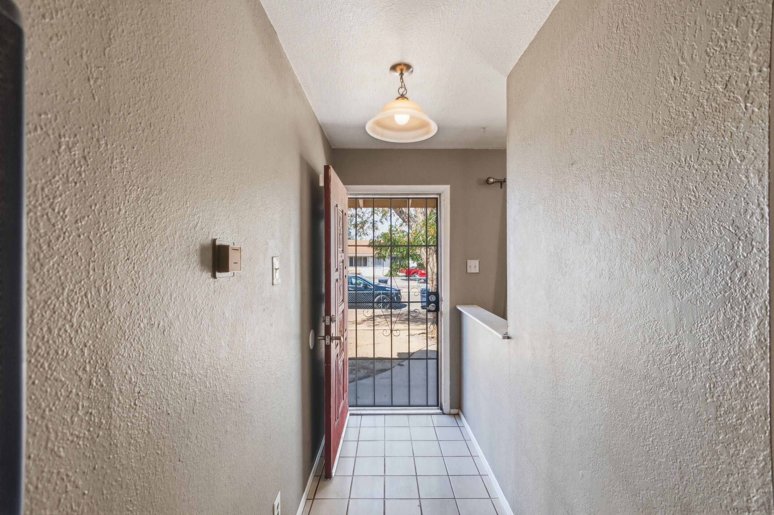Photo 12 — 308 Espejo Street NE