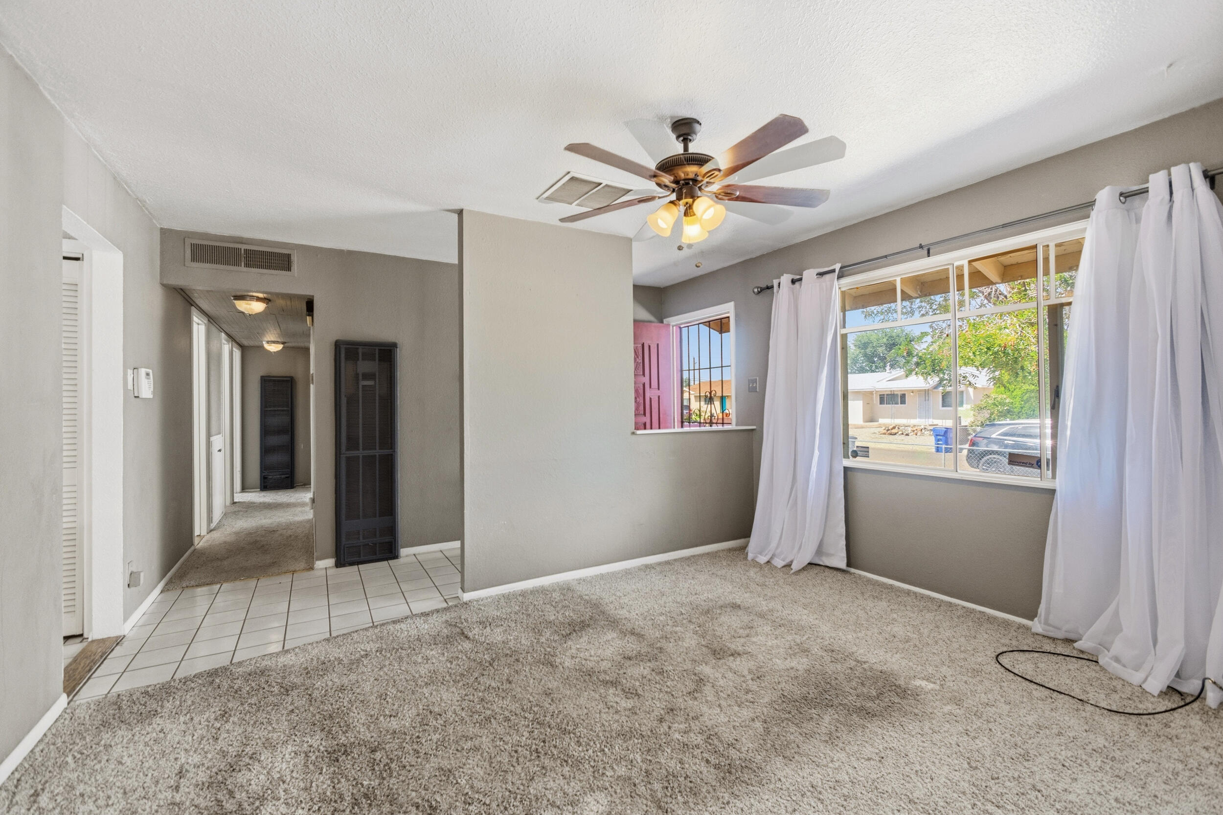 Photo 11 — 308 Espejo Street NE