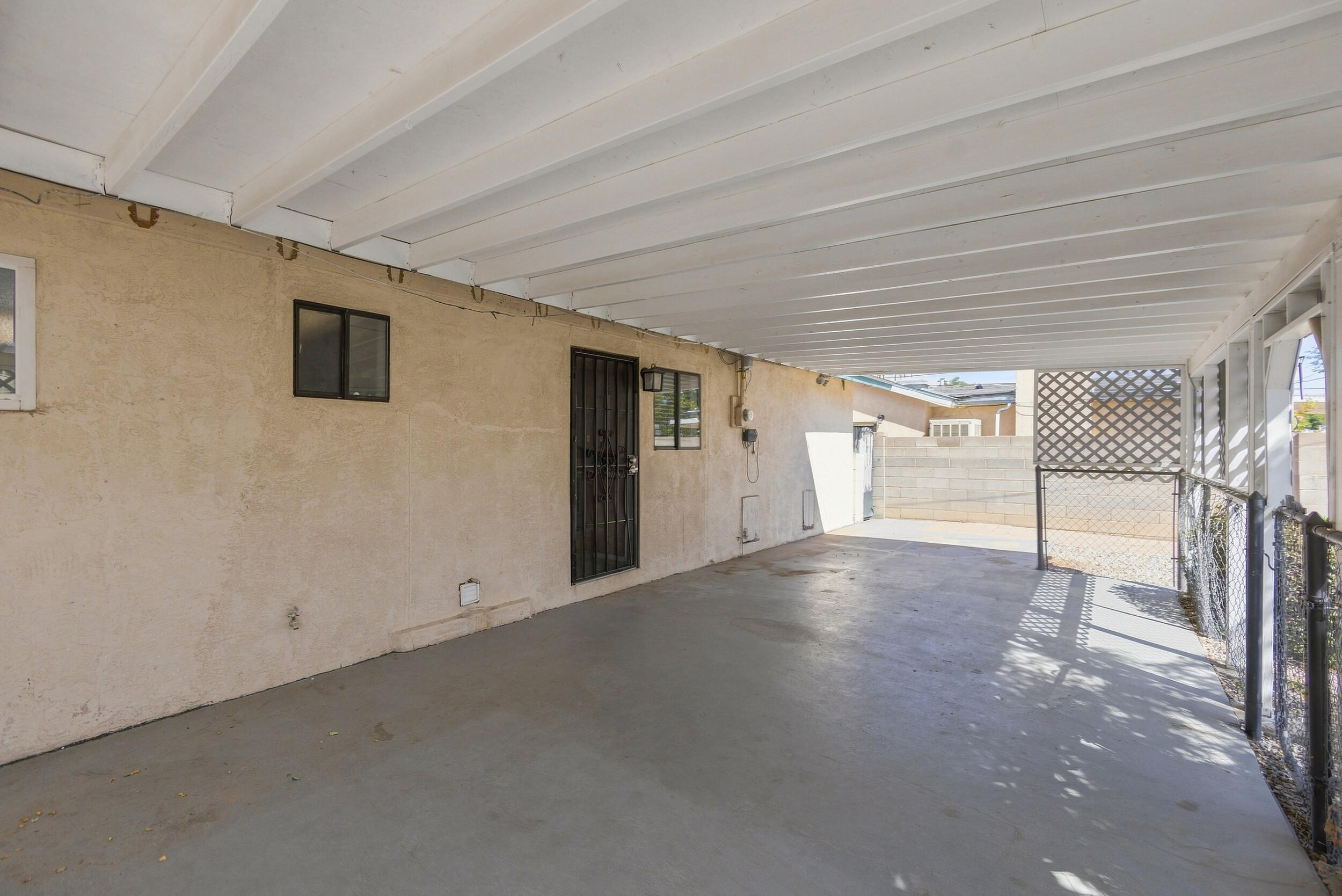Photo 6 — 308 Espejo Street NE