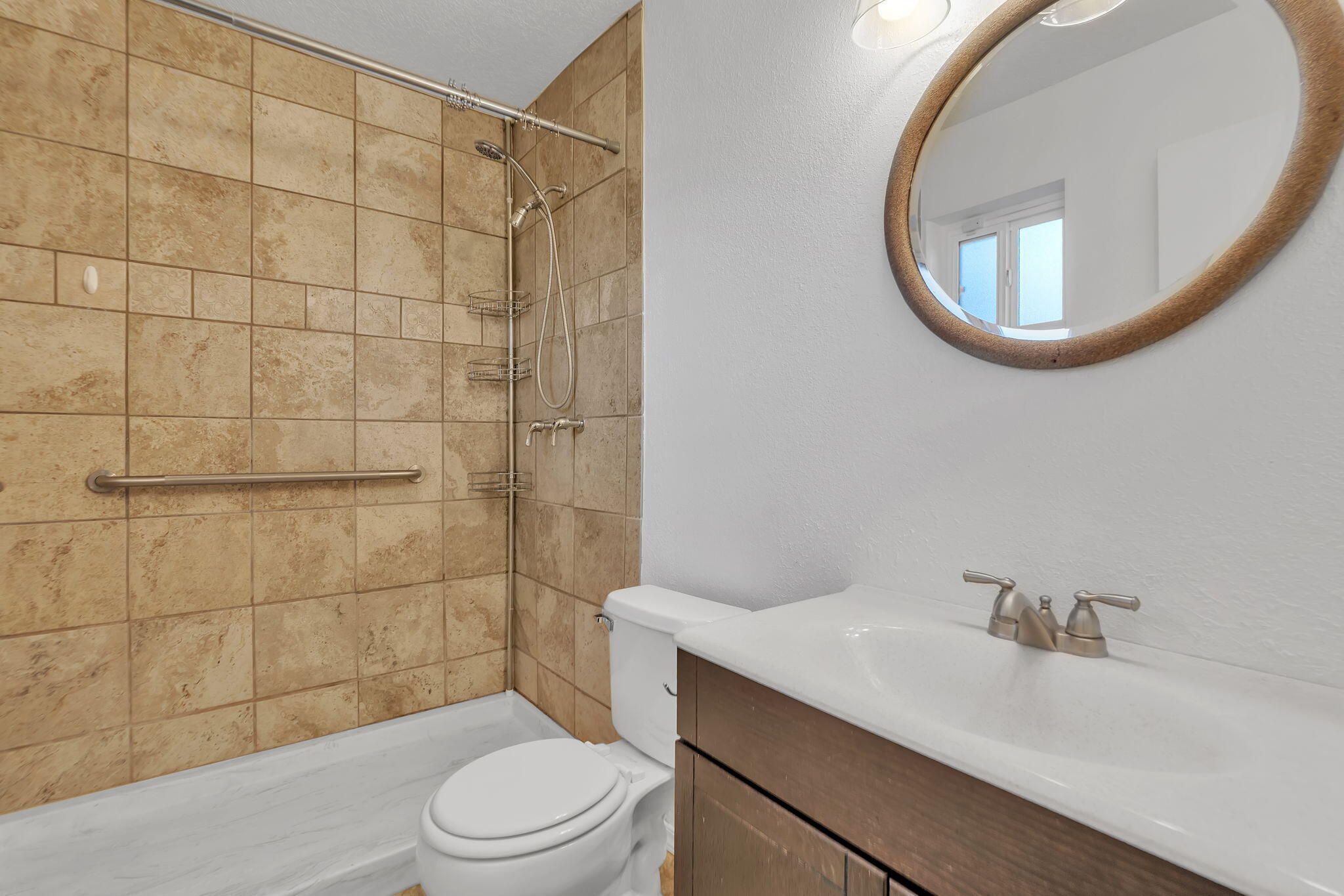 Photo 19 — 215 Loma Verde Drive