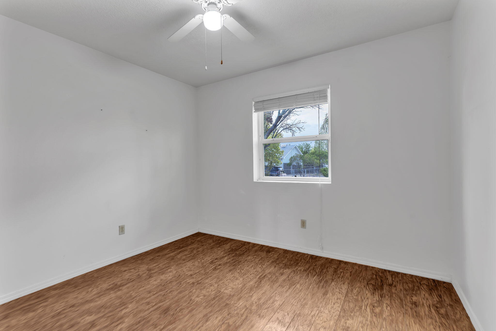 Photo 17 — 215 Loma Verde Drive