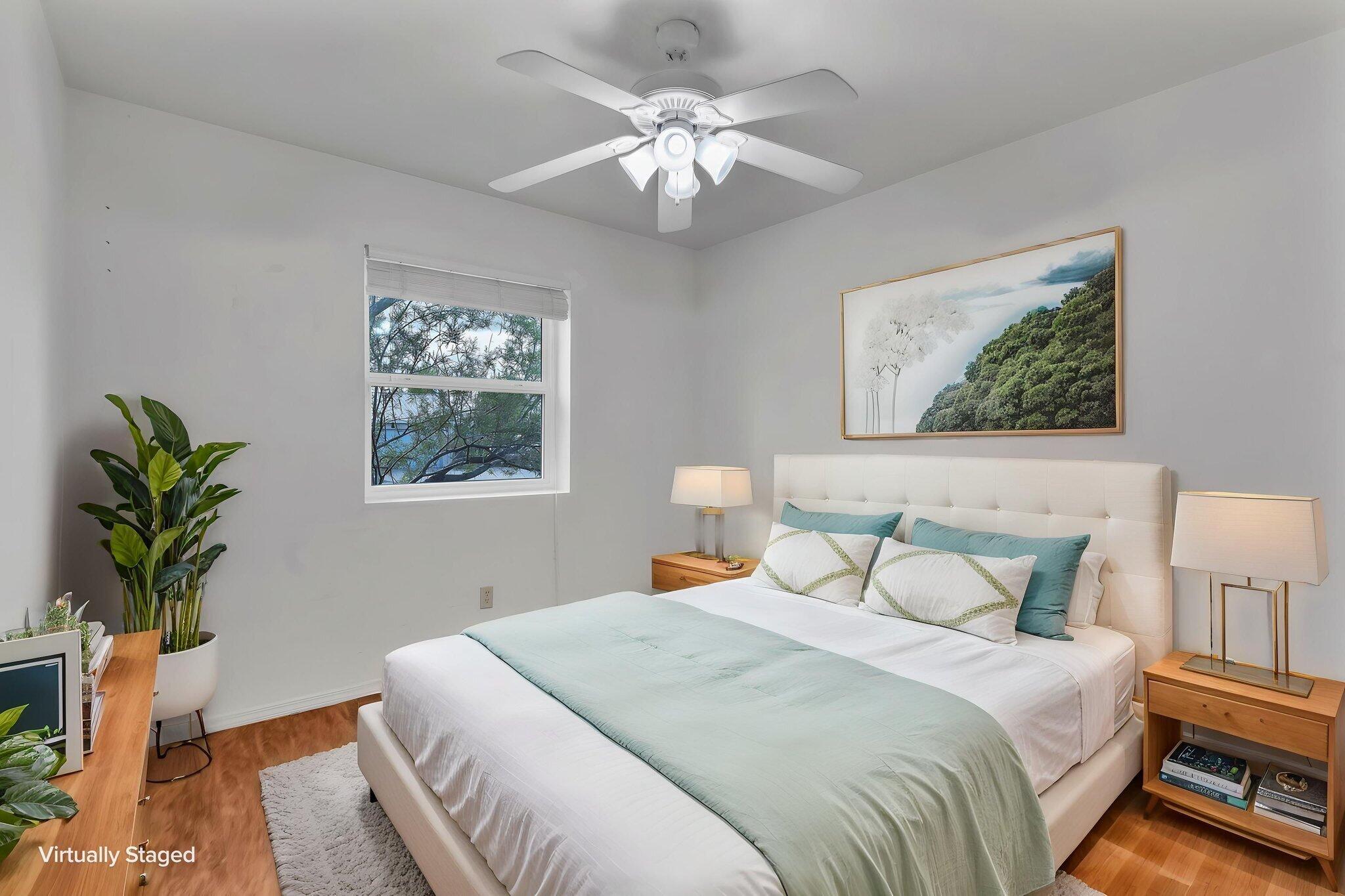 Photo 16 — 215 Loma Verde Drive