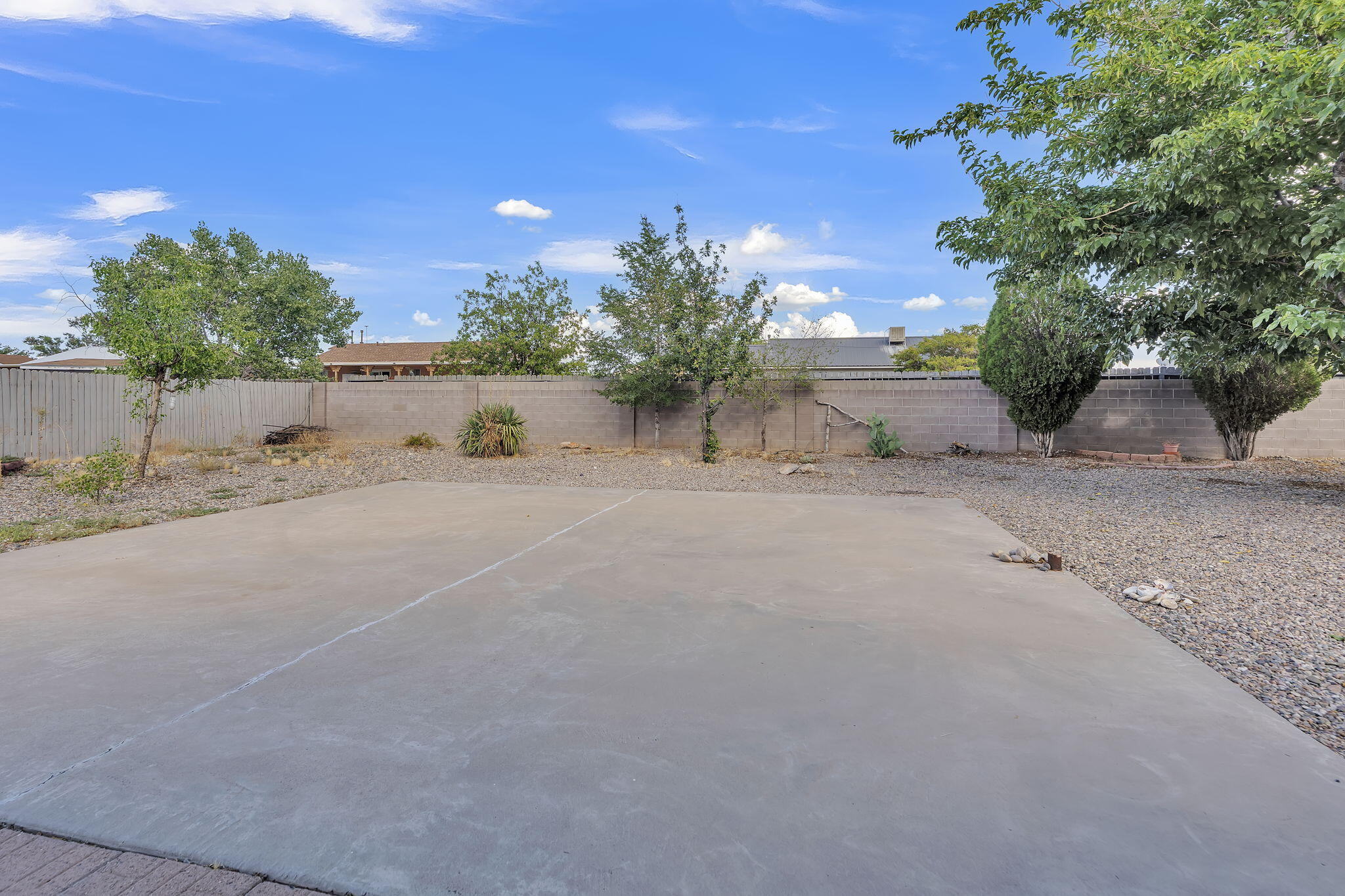 Photo 9 — 215 Loma Verde Drive