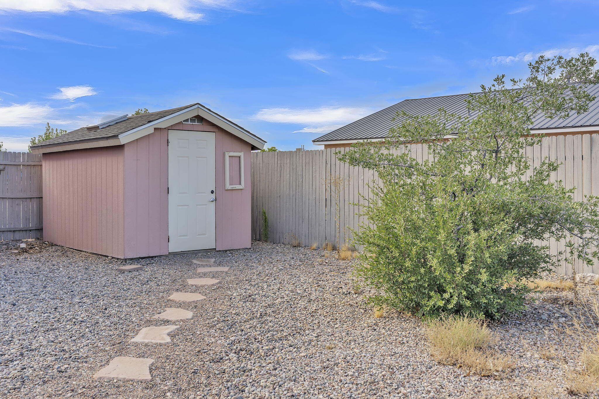 Photo 7 — 215 Loma Verde Drive