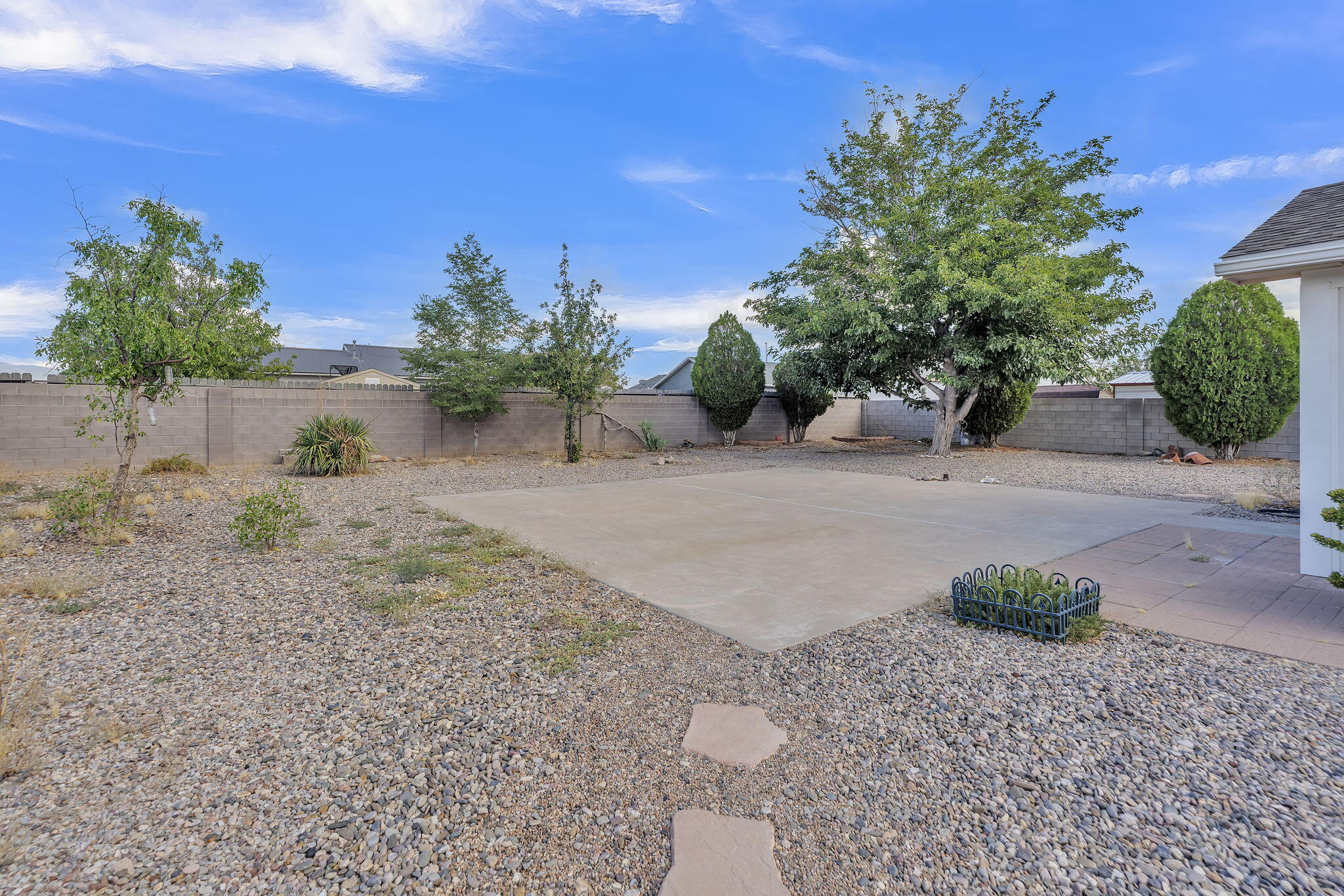 Photo 6 — 215 Loma Verde Drive