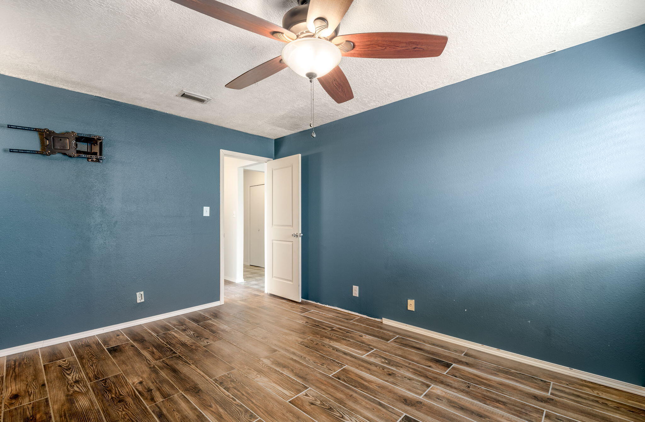 Photo 19 — 4538 Zirconia Drive NE