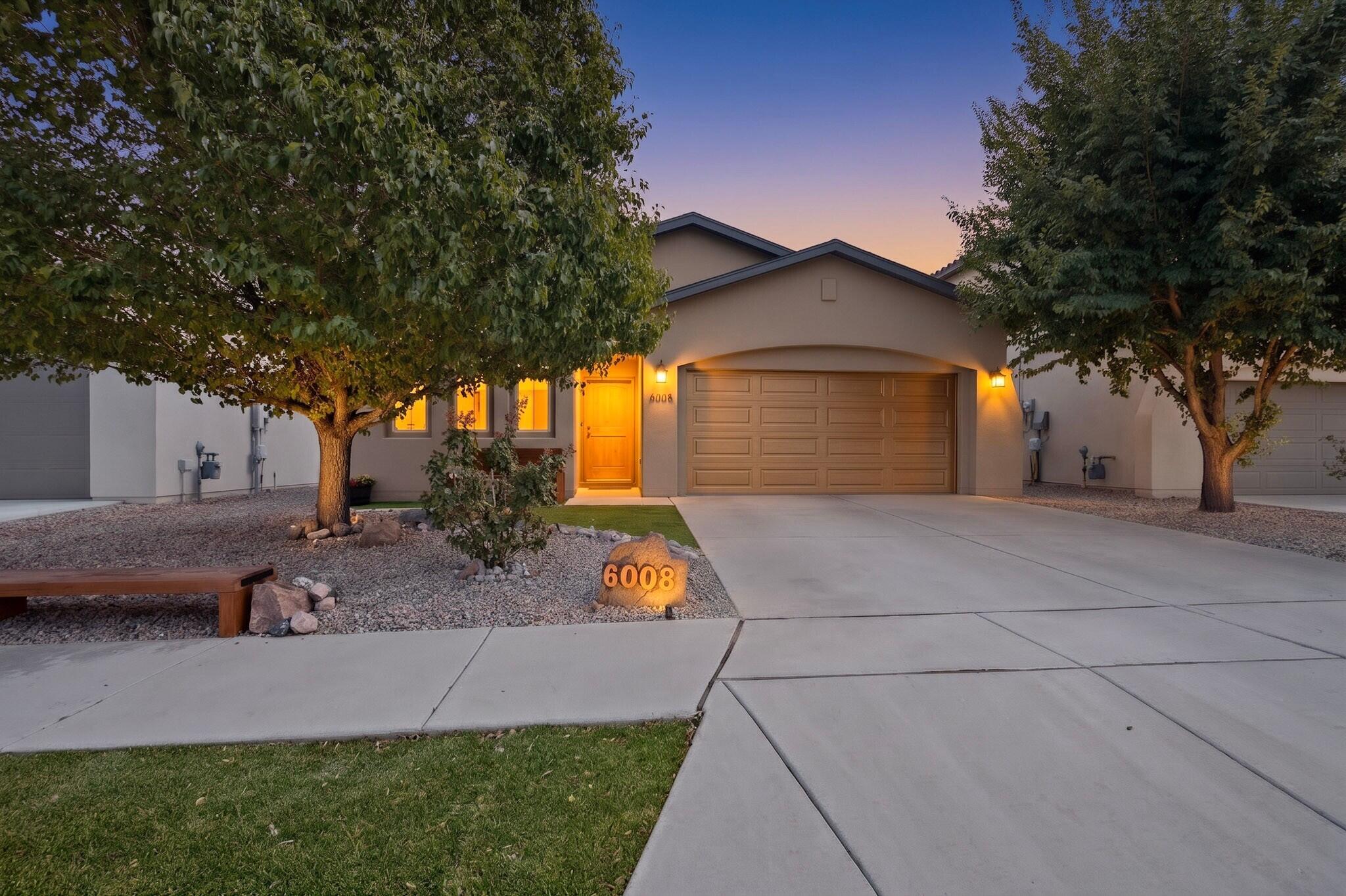 6008 Mafraq Avenue NW, Albuquerque, NM 87114