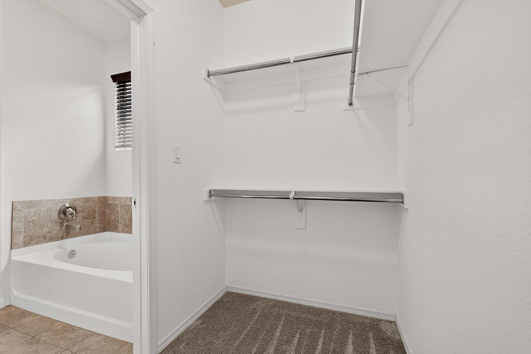 Photo 17 — 6008 Mafraq Avenue NW