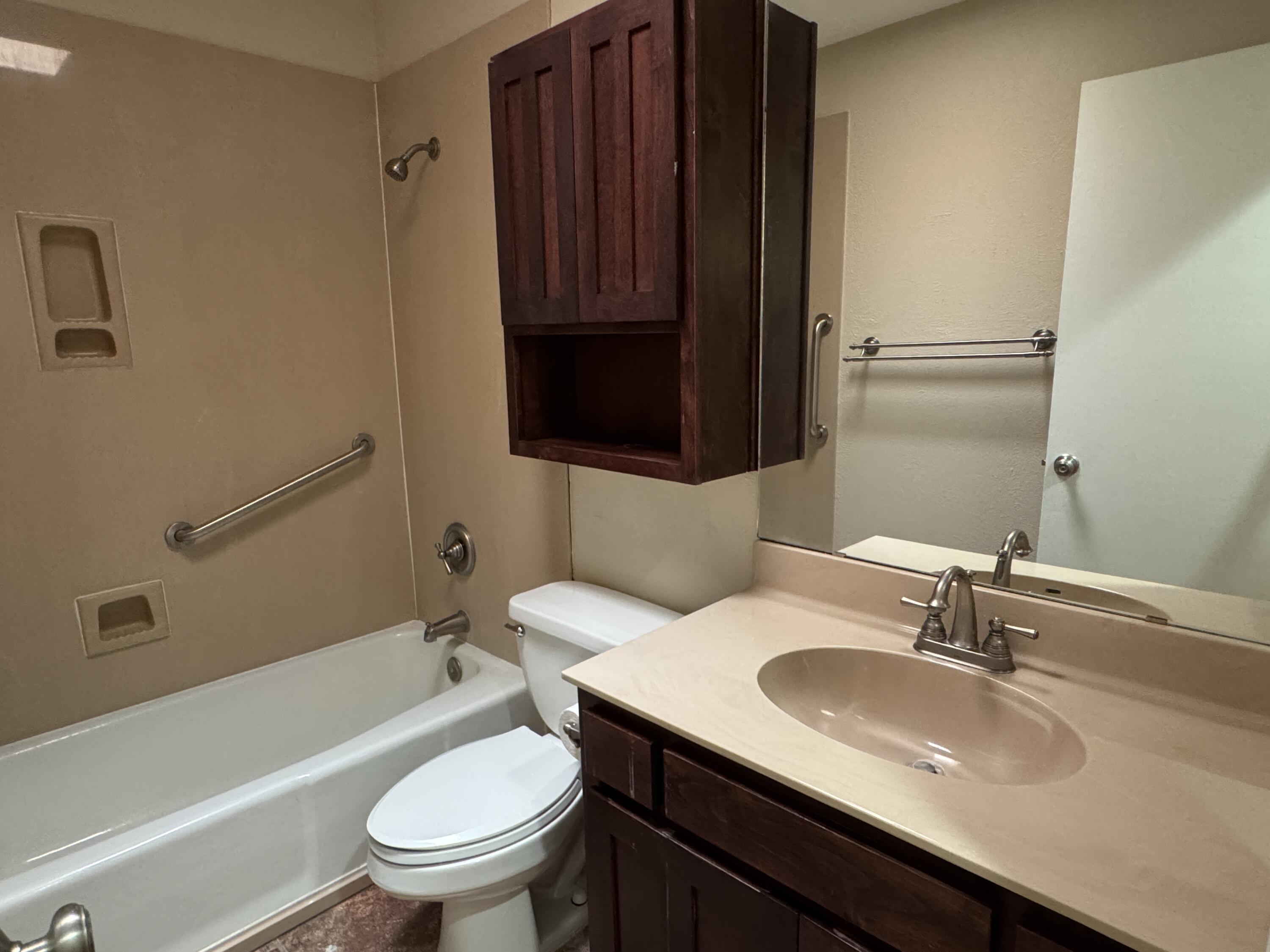 Photo 6 — 4708 Brookwood Street NE