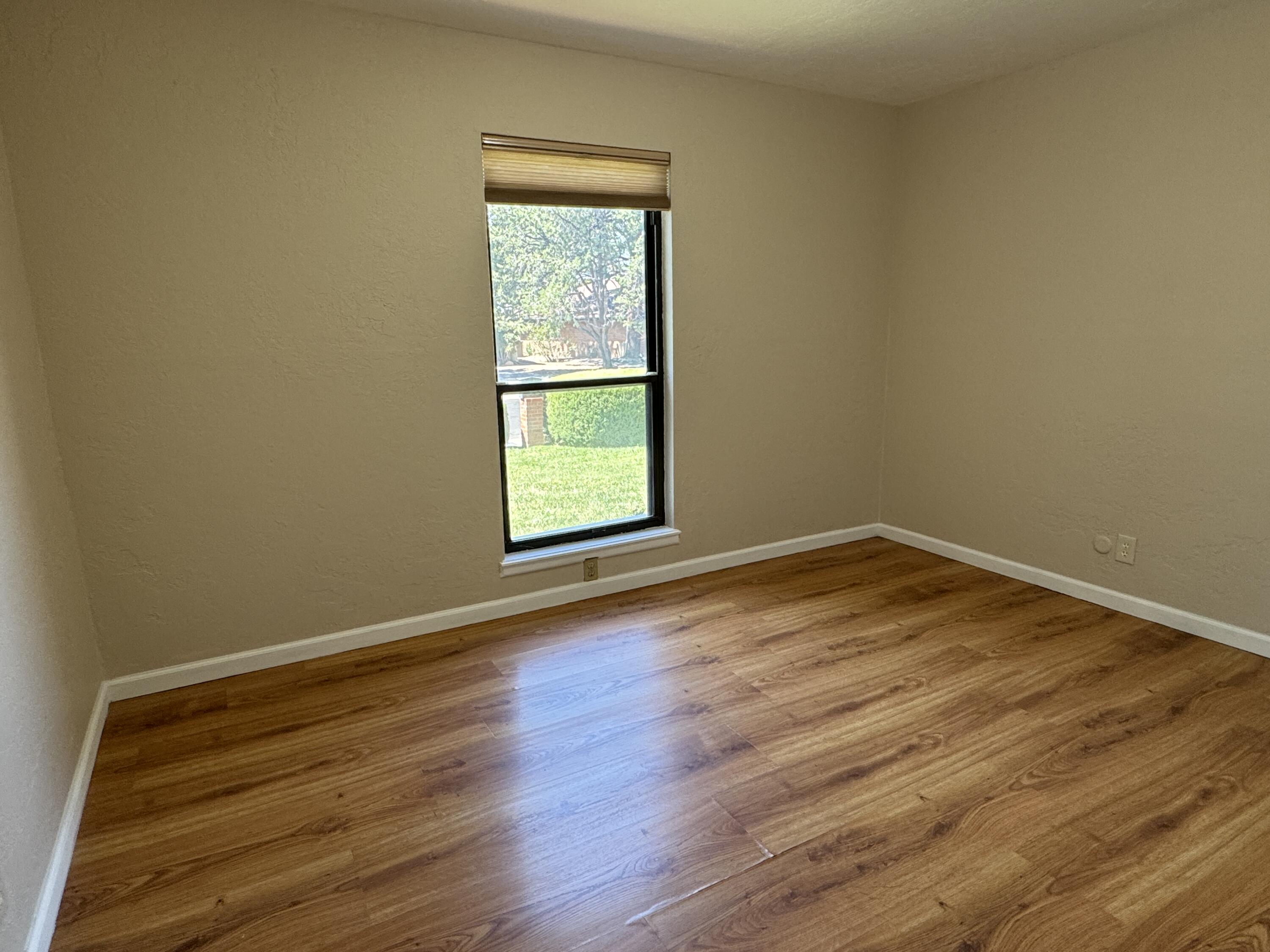 Photo 7 — 4708 Brookwood Street NE