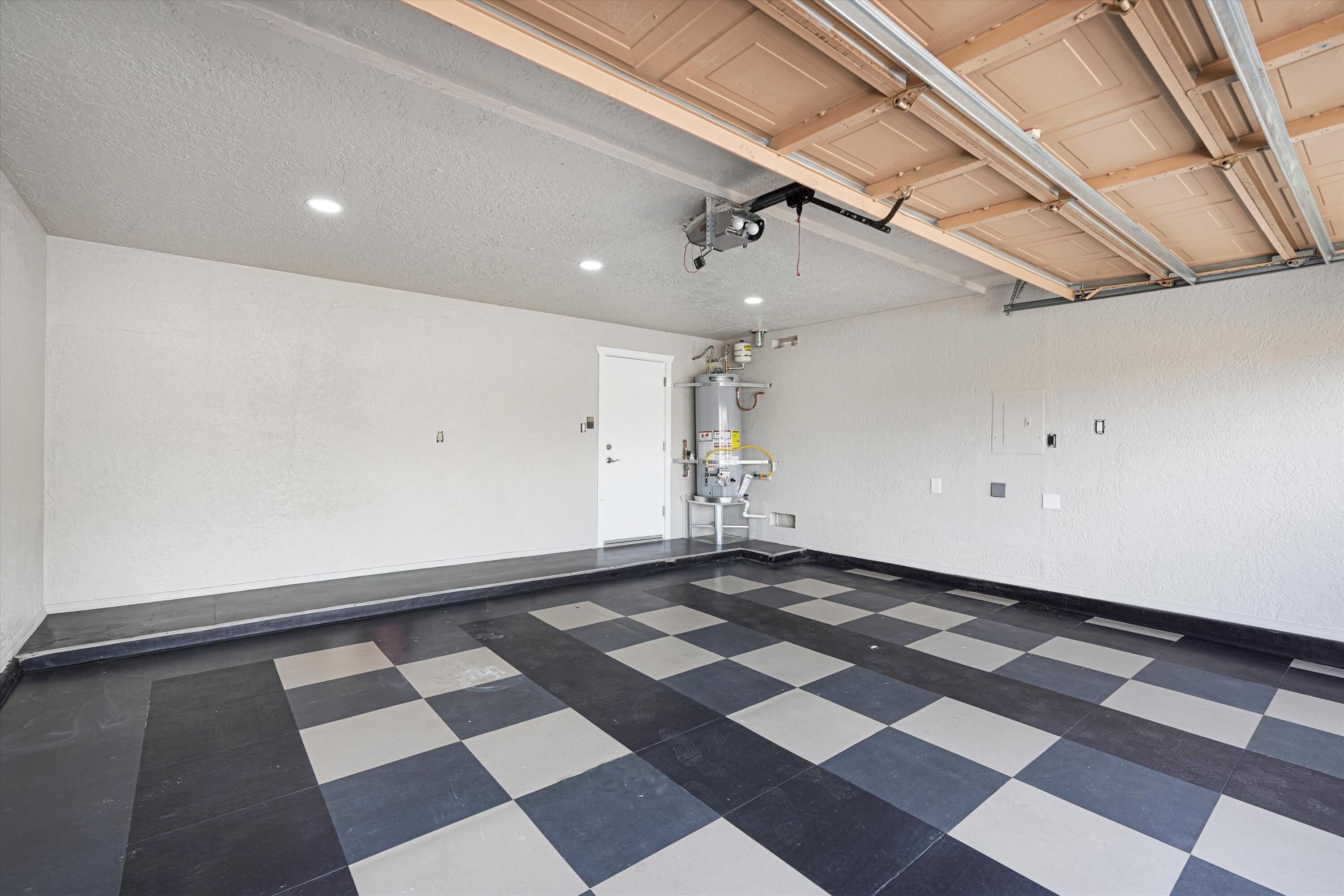 Photo 5 — 8216 Tangerine Place NW