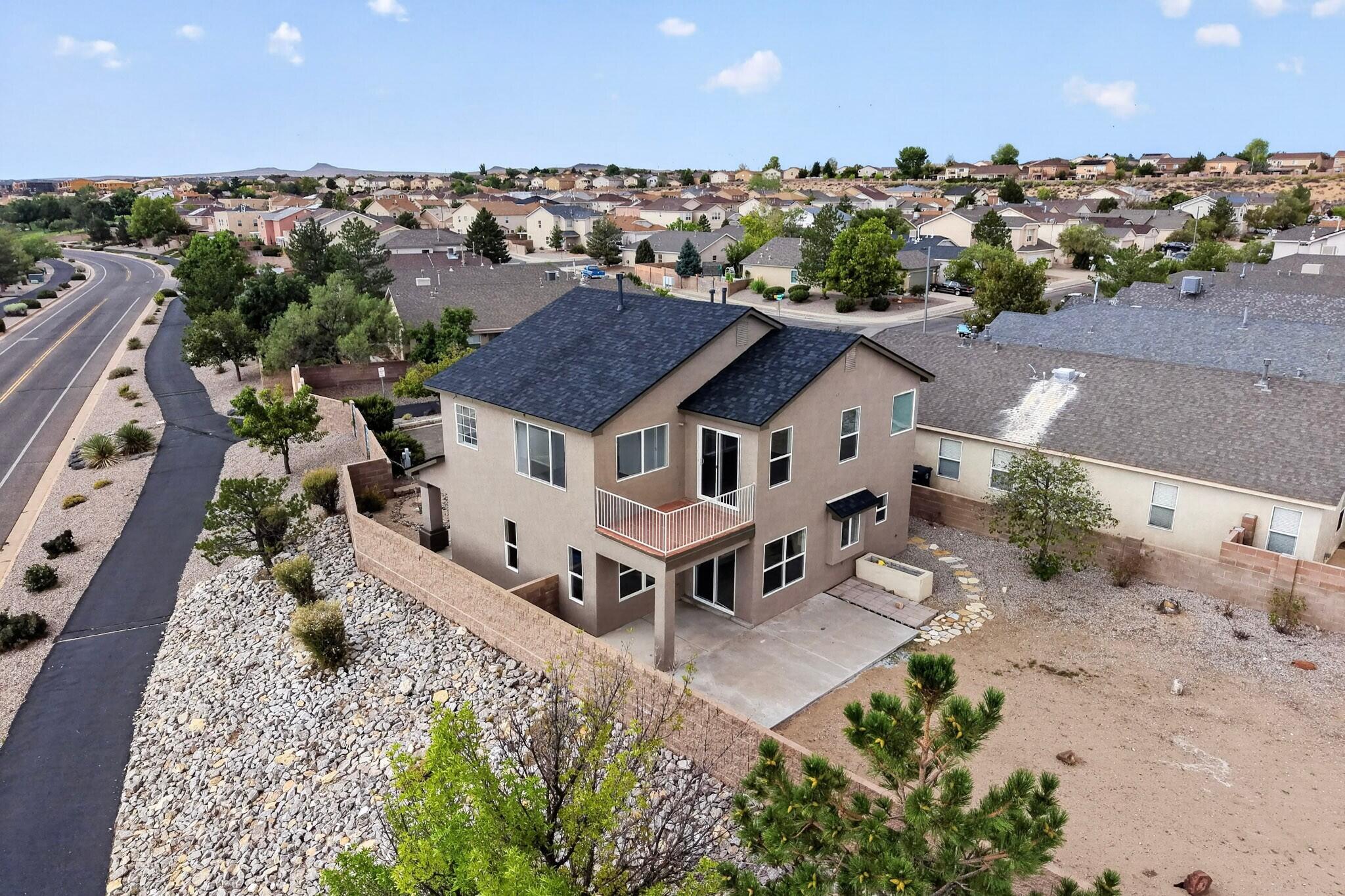 Photo 5 — 7501 Banyon Avenue NW