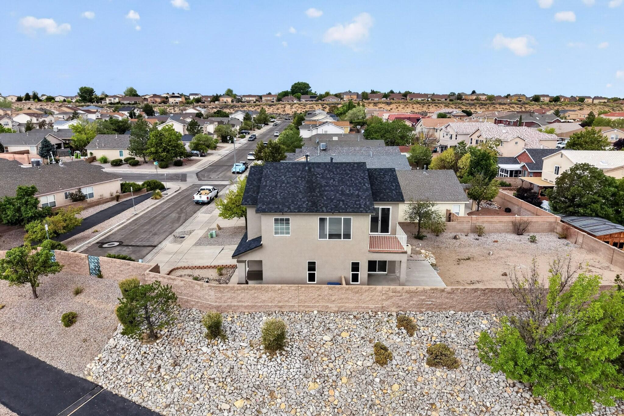 Photo 4 — 7501 Banyon Avenue NW