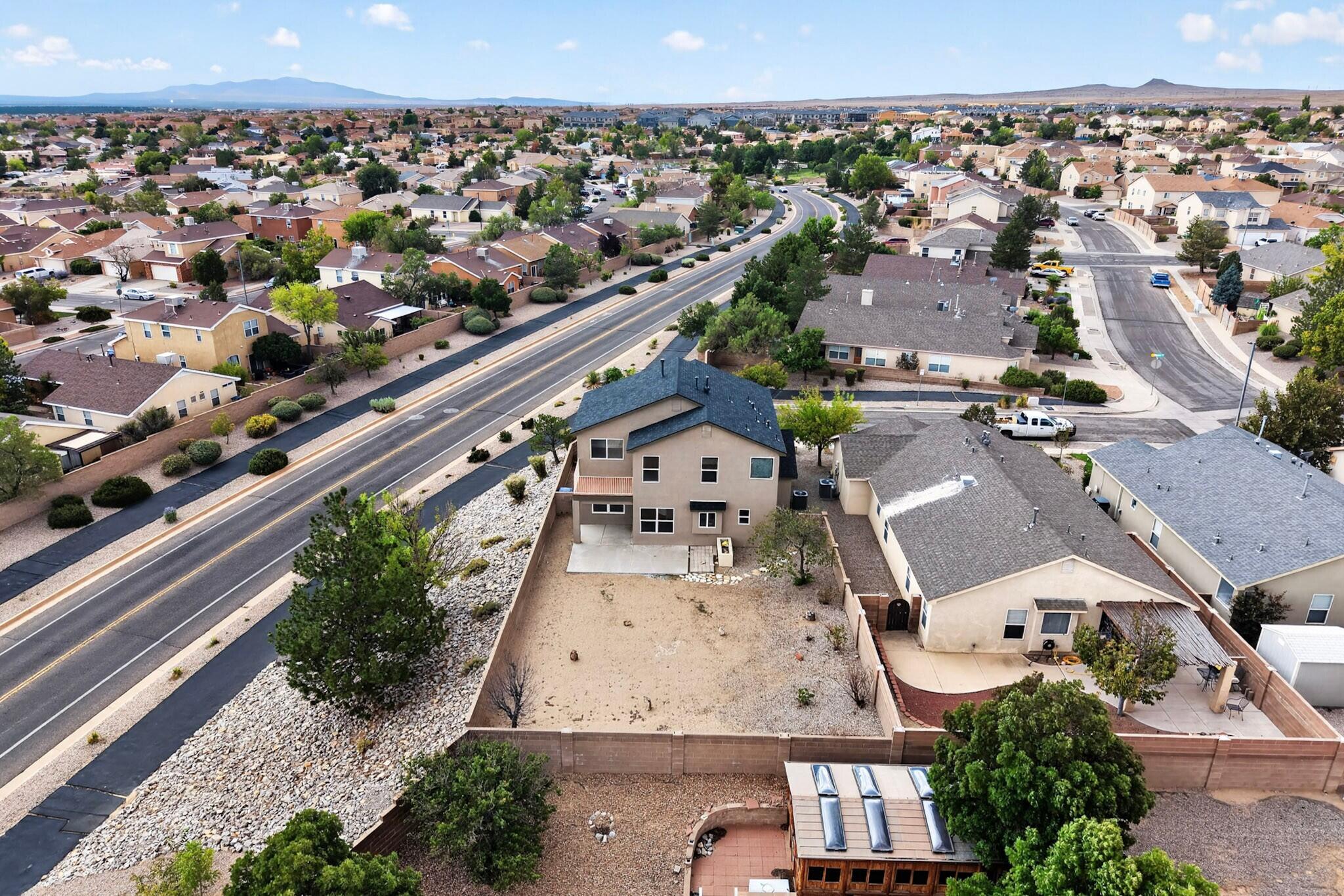 Photo 3 — 7501 Banyon Avenue NW