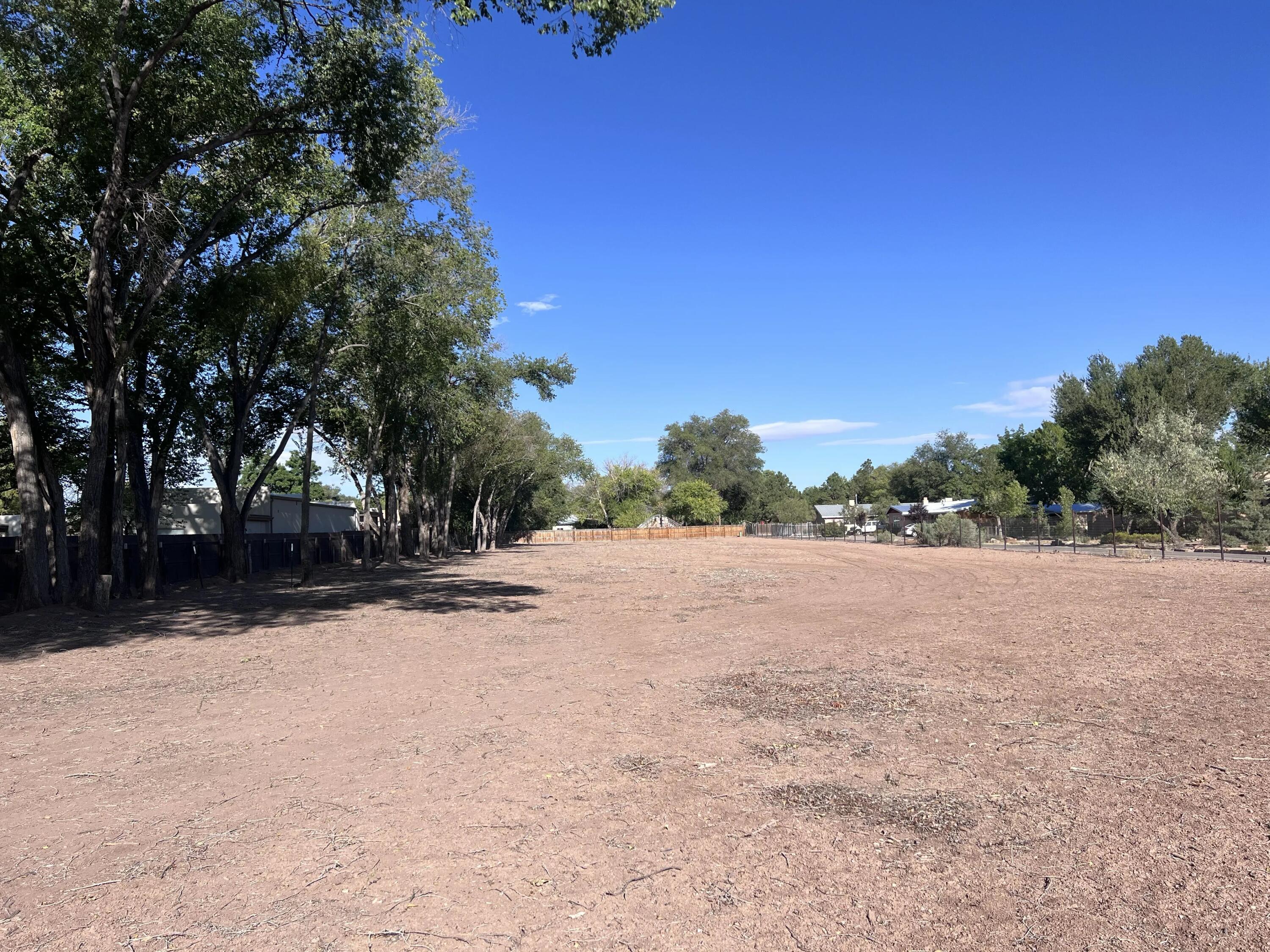Photo 4 — 932 Hacienda Drive NW