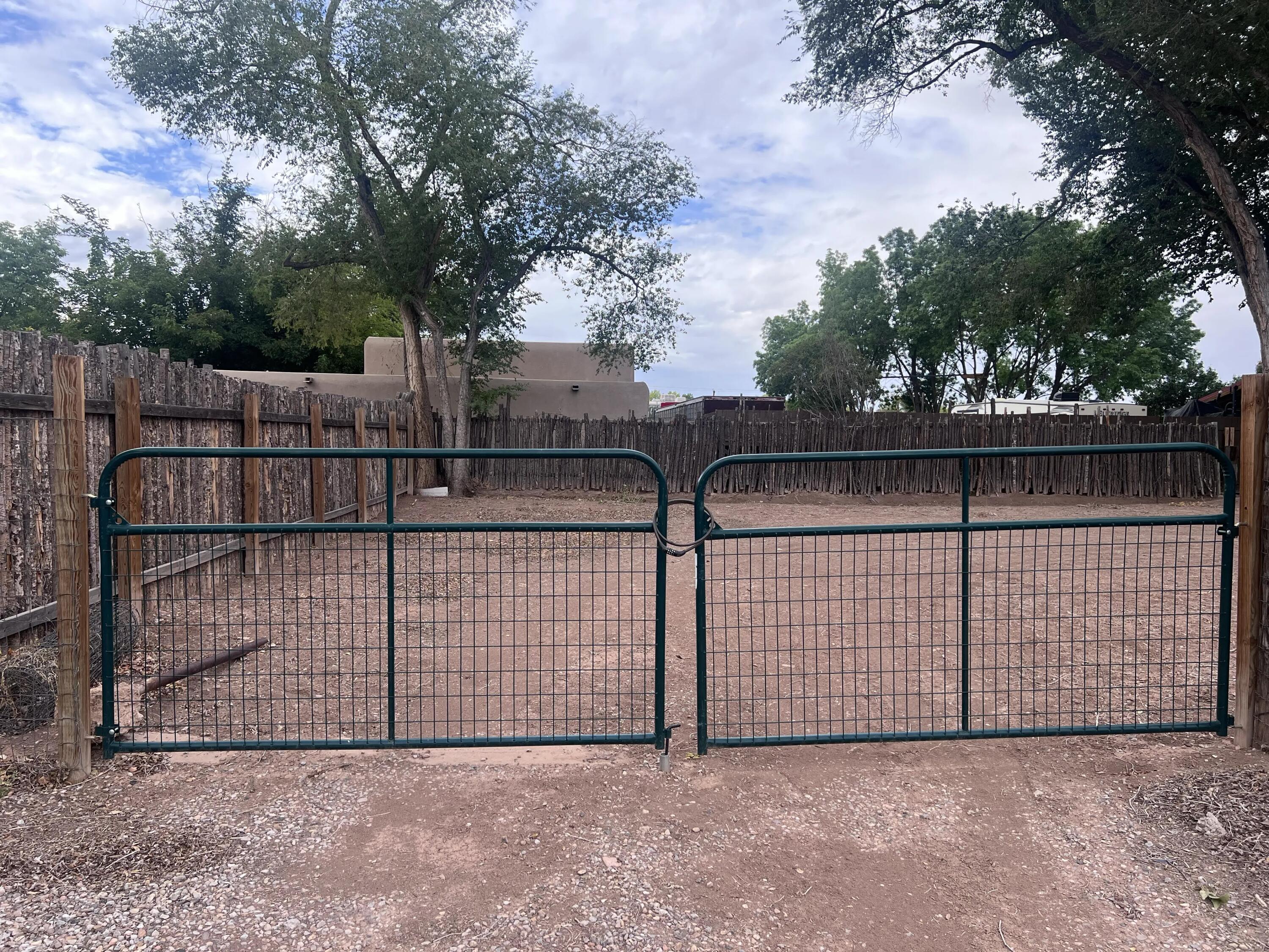 Photo 14 — 932 Hacienda Drive NW