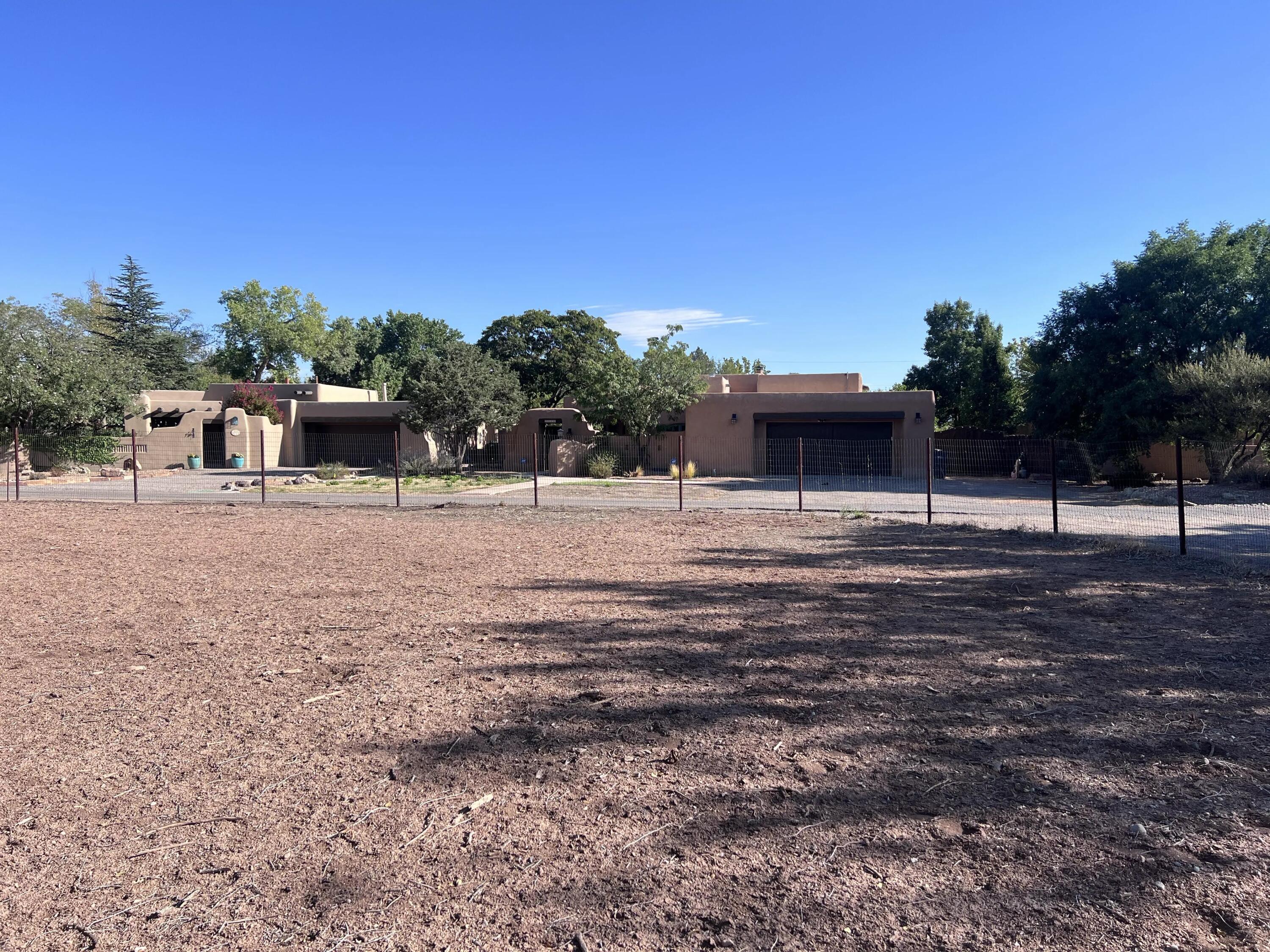 Photo 11 — 932 Hacienda Drive NW