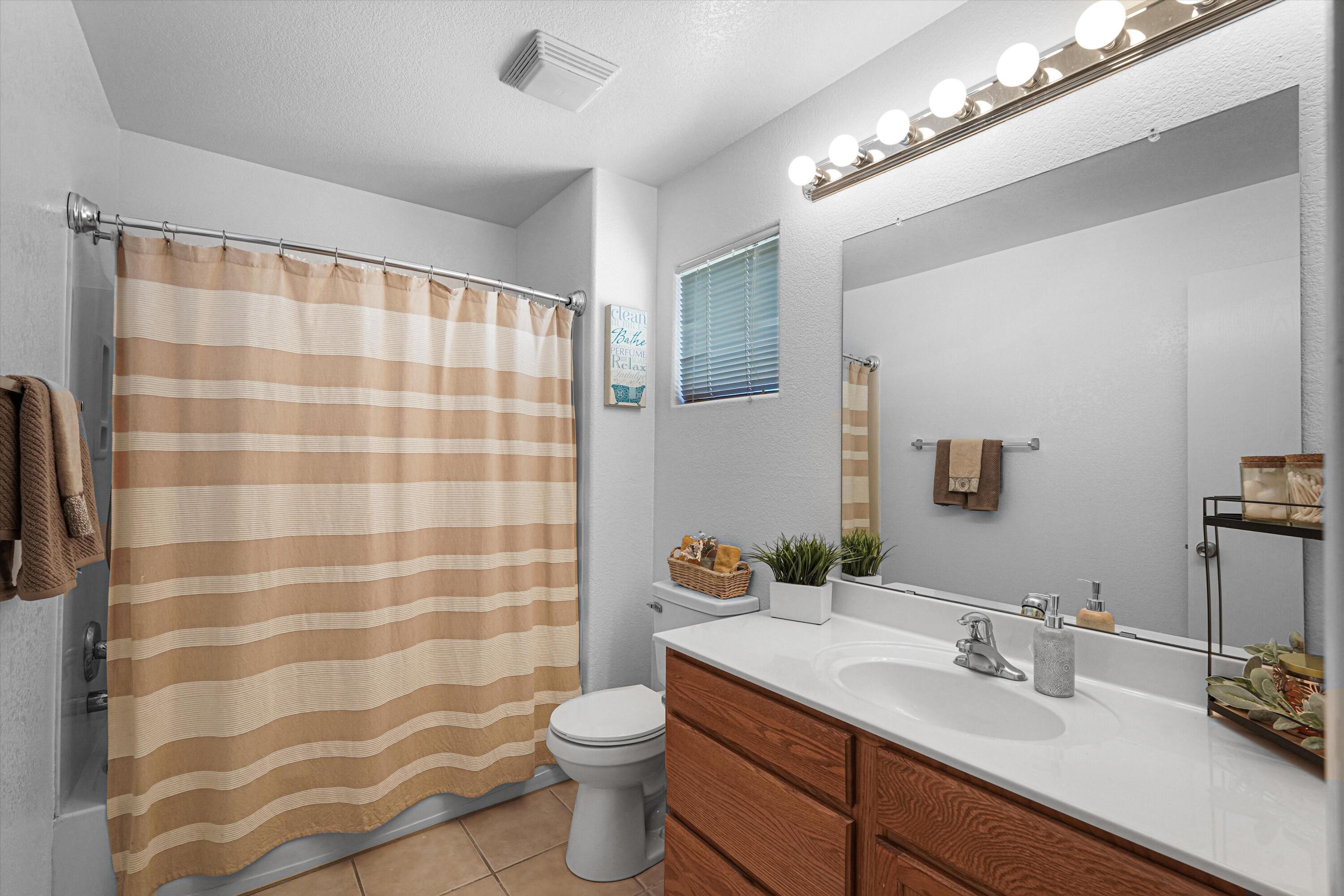 Photo 10 — 5640 Valle Alegre Road NW